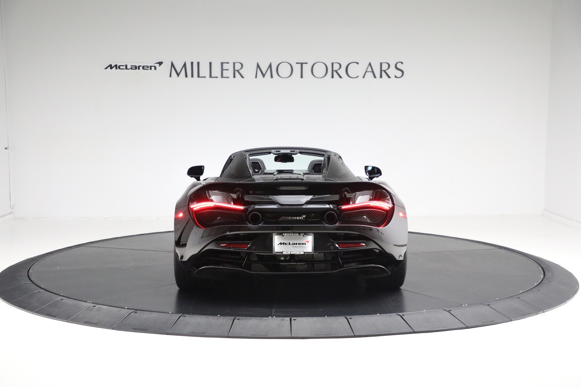 Used-2022-McLaren-720S-Spider-Performance