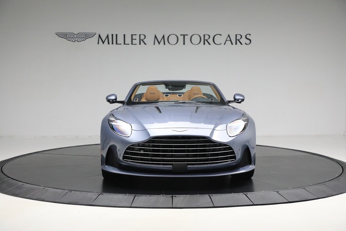 New-2024-Aston-Martin-DB12-Volante