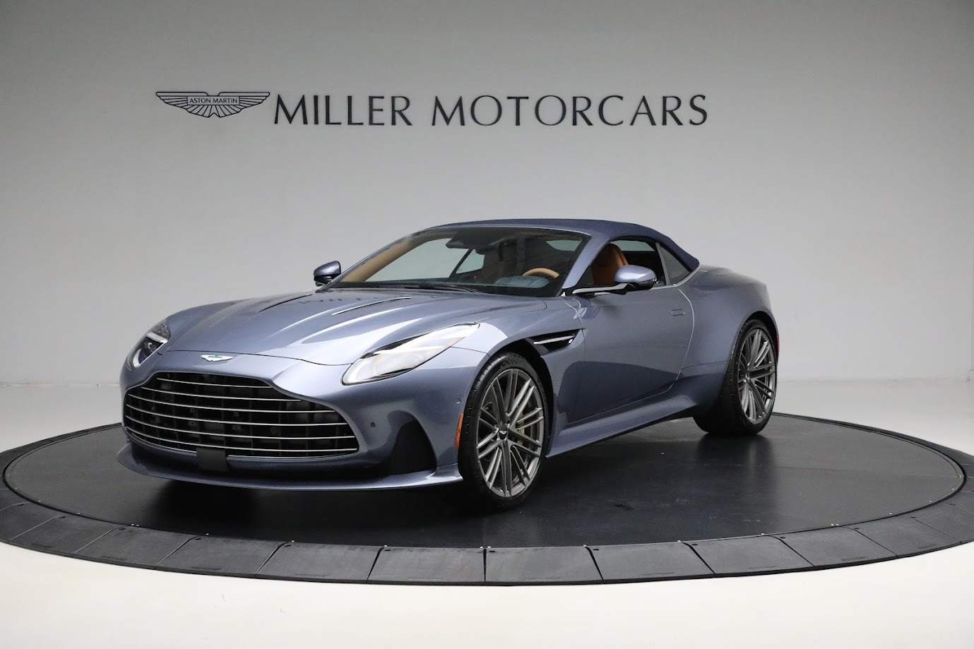 New-2024-Aston-Martin-DB12-Volante