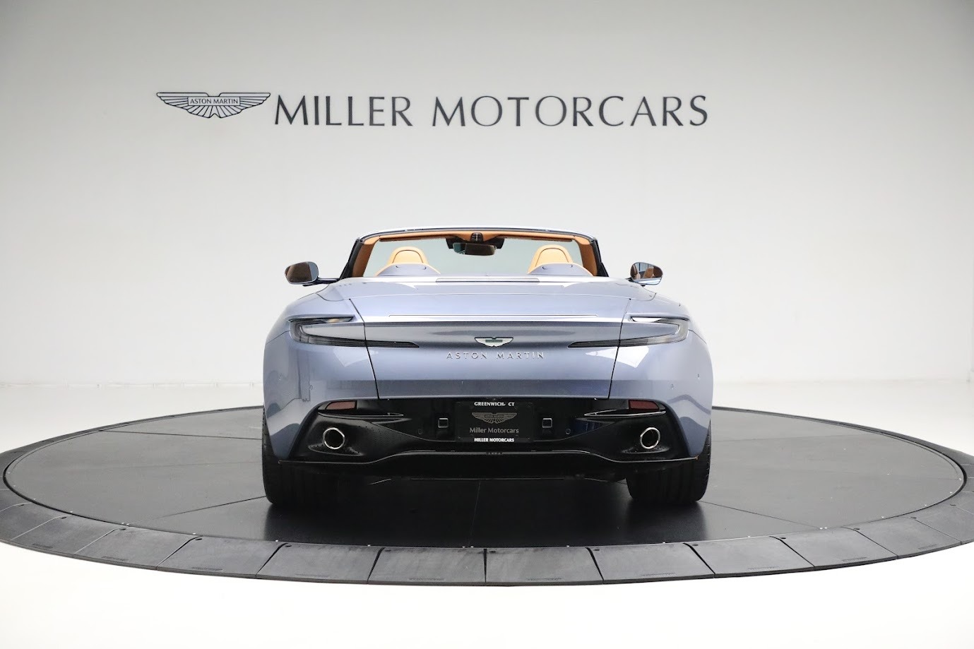New-2024-Aston-Martin-DB12-Volante