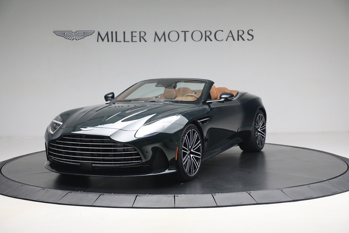 New-2024-Aston-Martin-DB12-Volante