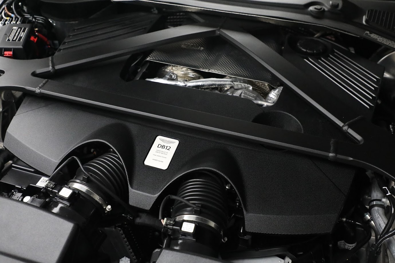 New-2024-Aston-Martin-DB12-Volante