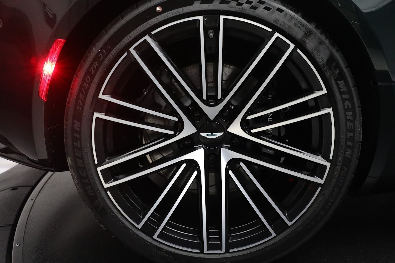 New-2024-Aston-Martin-DB12-Volante