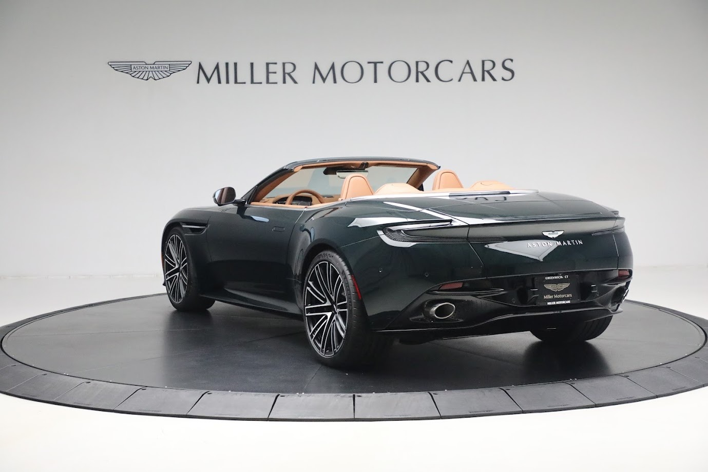 New-2024-Aston-Martin-DB12-Volante