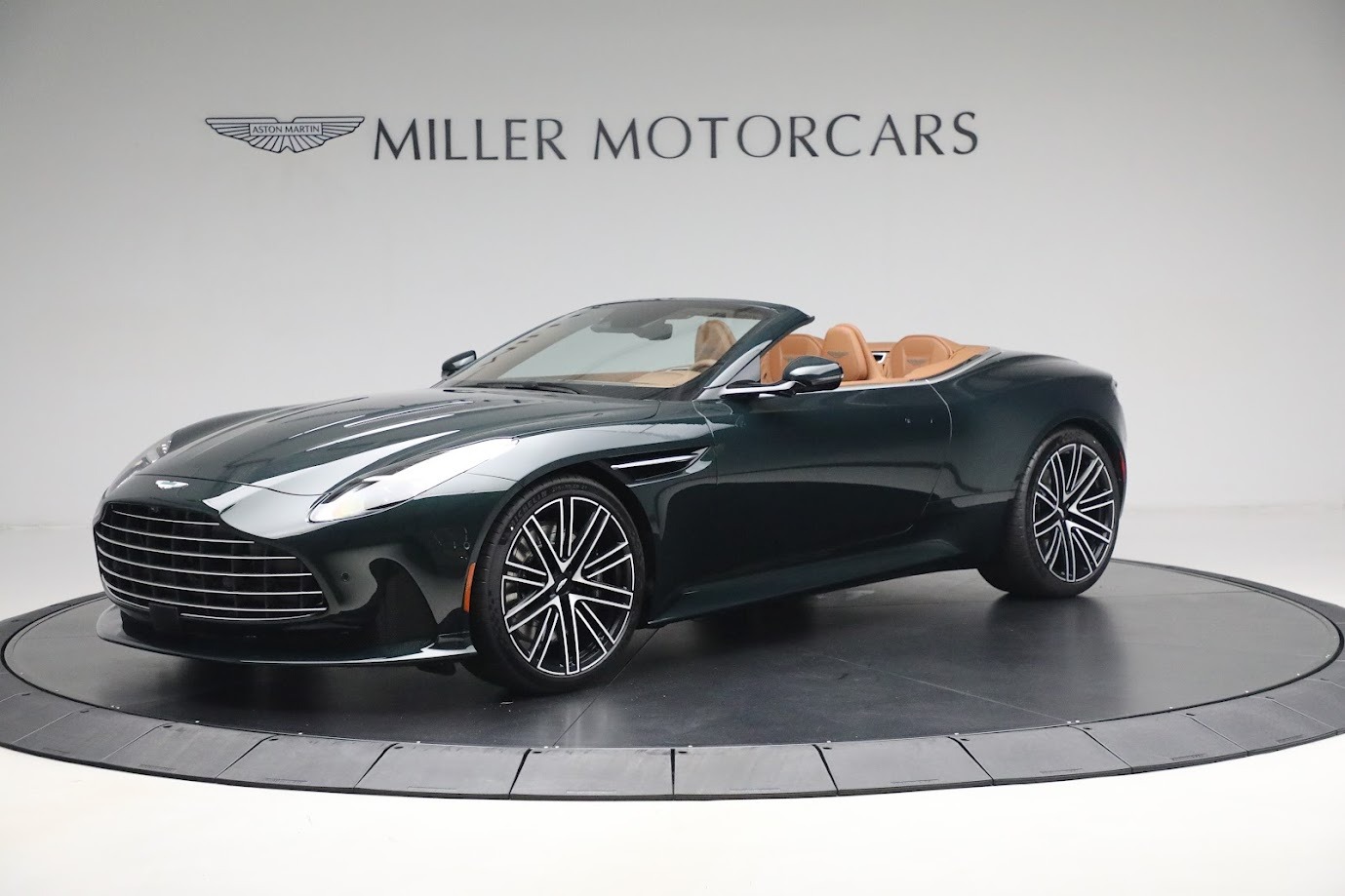 New-2024-Aston-Martin-DB12-Volante