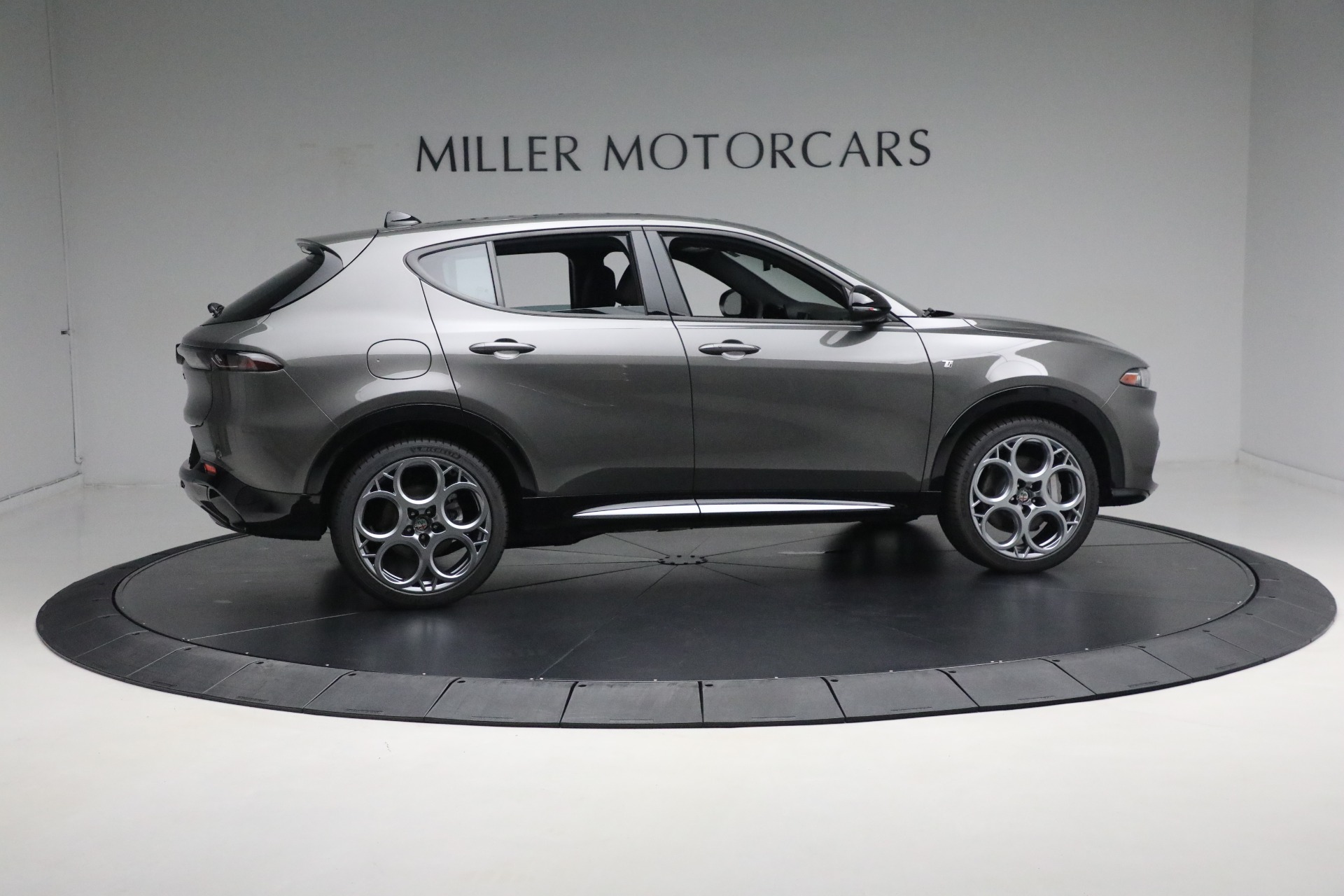 New-2024-Alfa-Romeo-Tonale-Ti