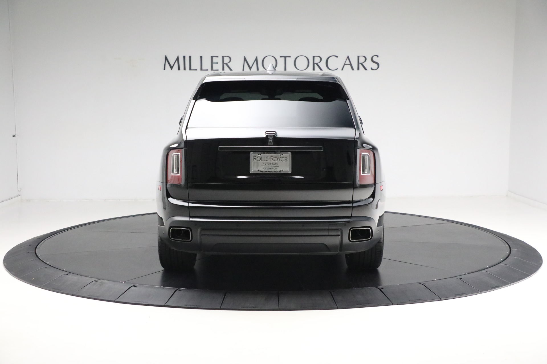 Used-2022-Rolls-Royce-Black-Badge-Cullinan