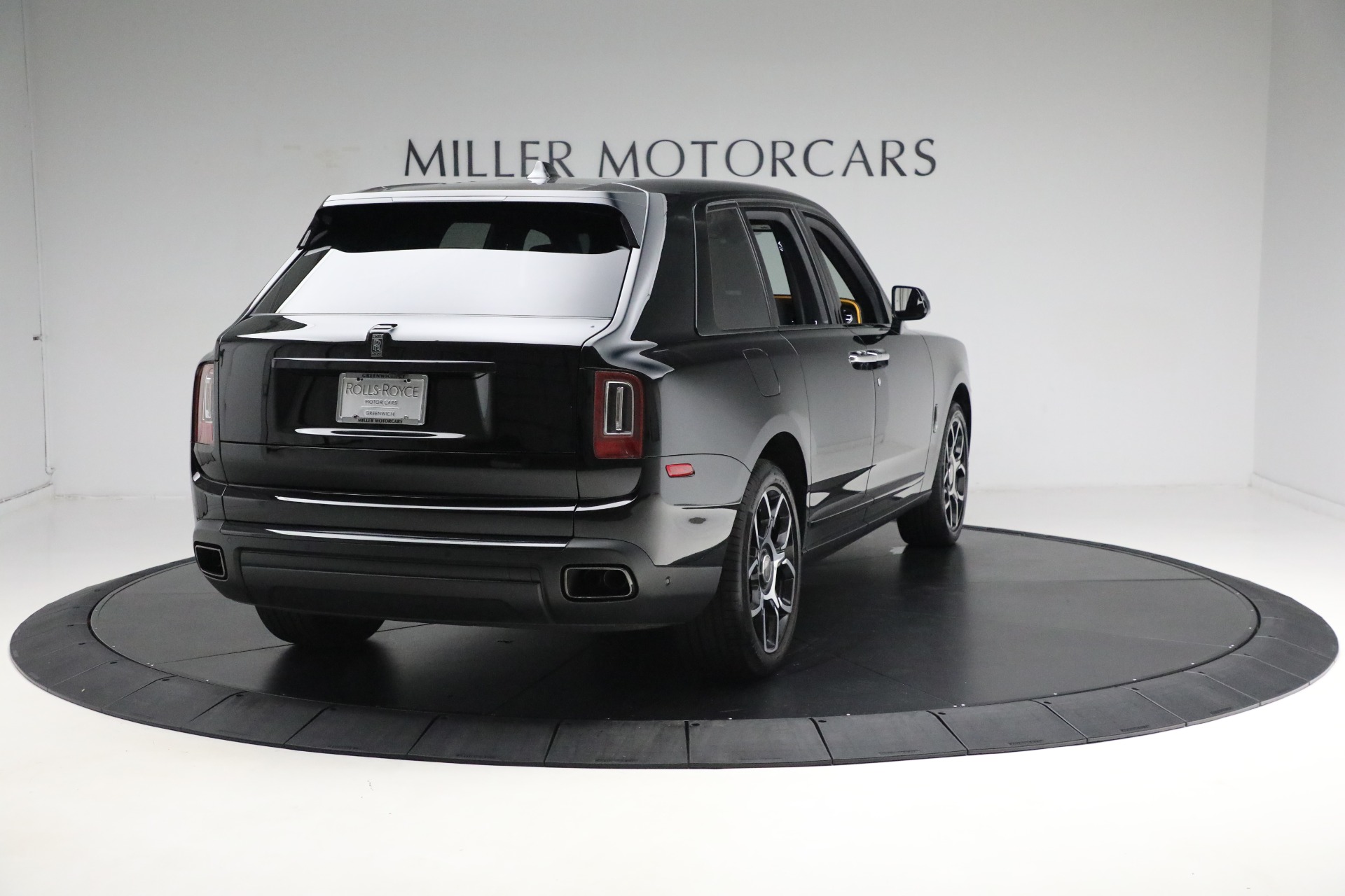 Used-2022-Rolls-Royce-Black-Badge-Cullinan