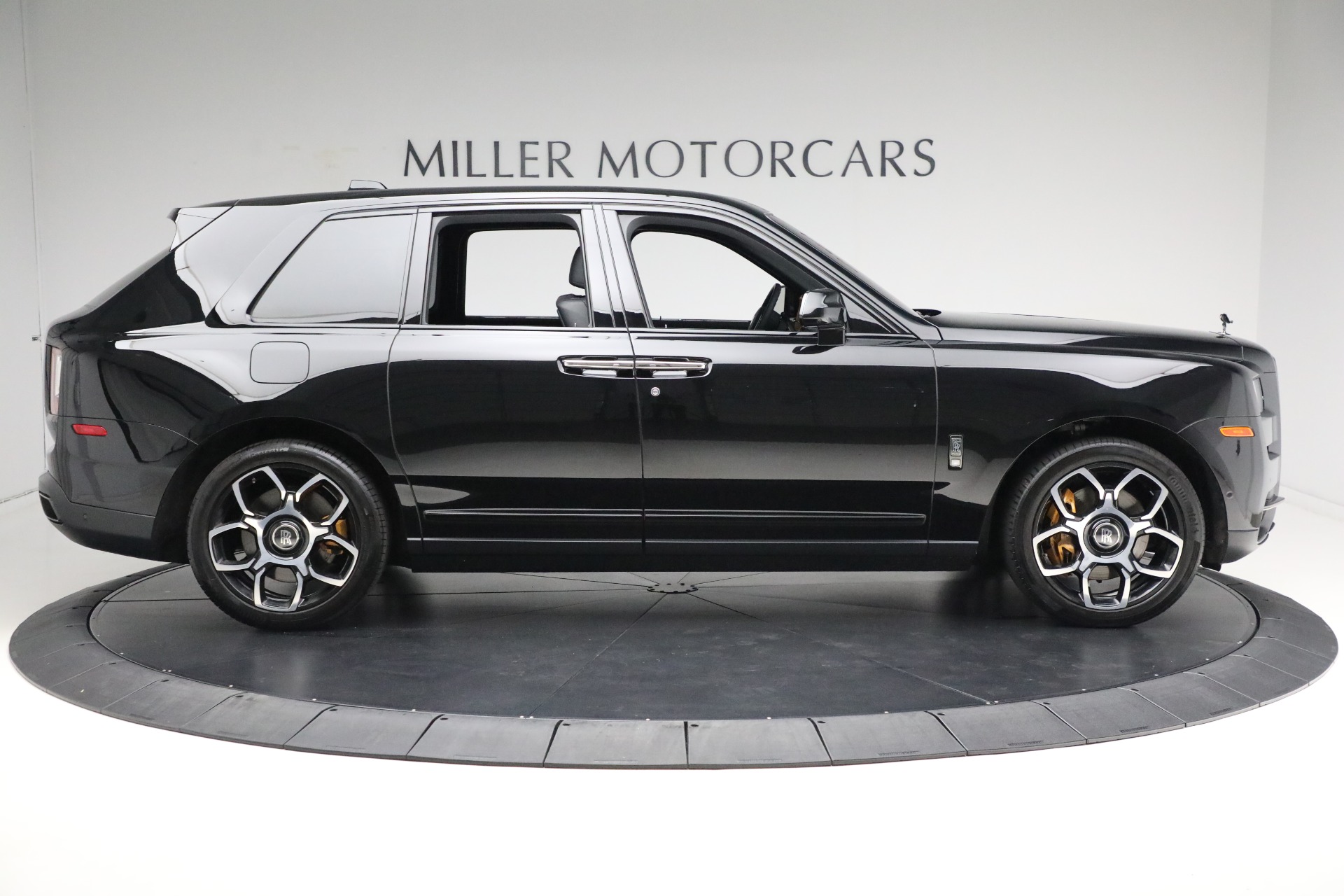 Used-2022-Rolls-Royce-Black-Badge-Cullinan