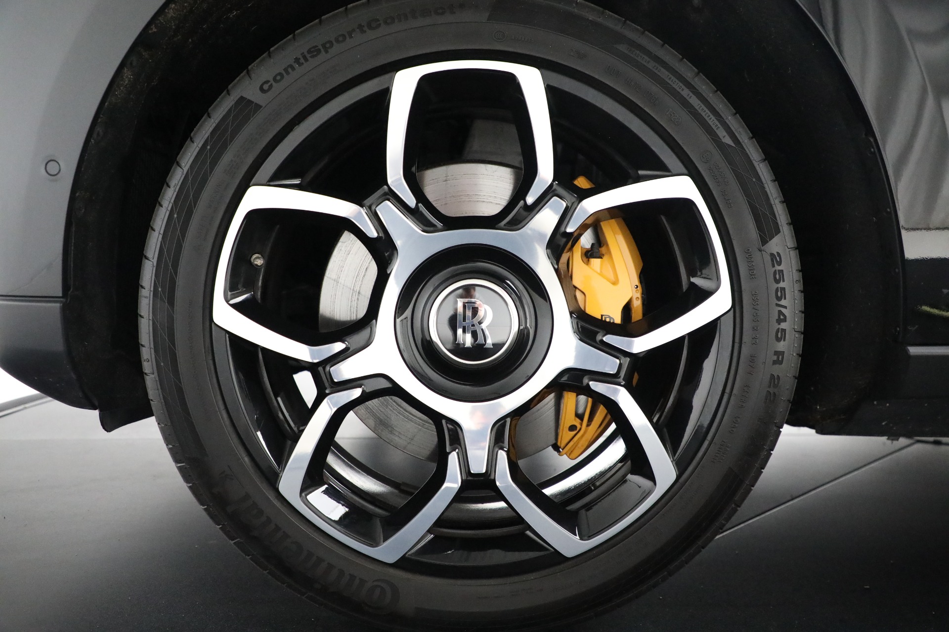 Used-2022-Rolls-Royce-Black-Badge-Cullinan