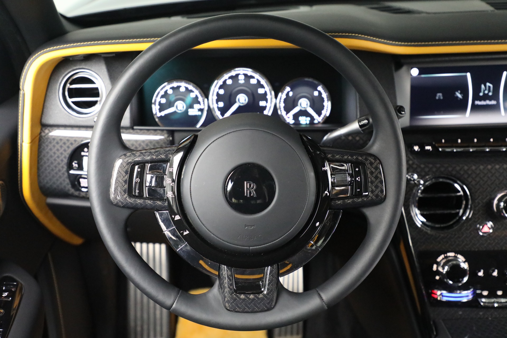 Used-2022-Rolls-Royce-Black-Badge-Cullinan