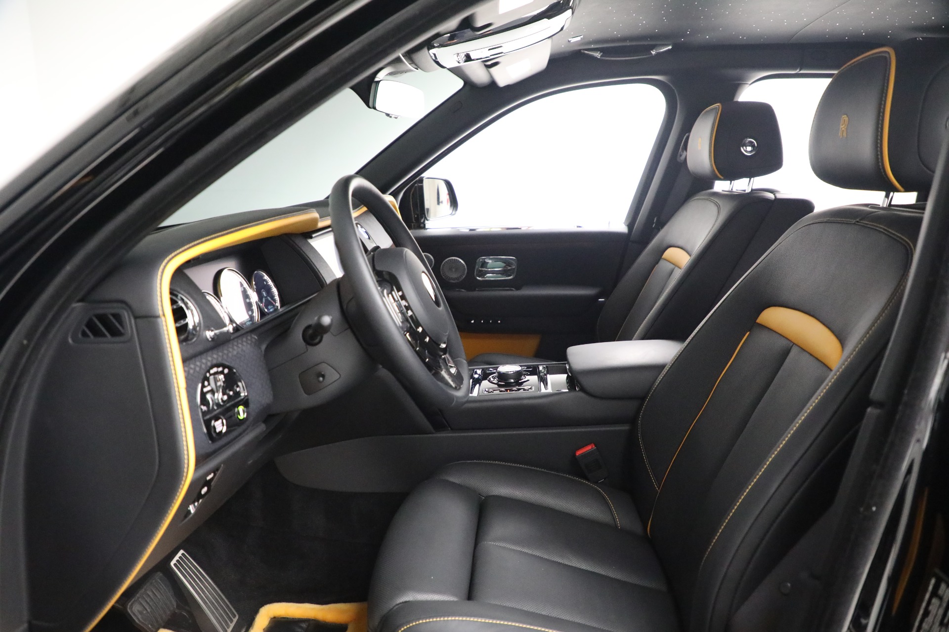 Used-2022-Rolls-Royce-Black-Badge-Cullinan