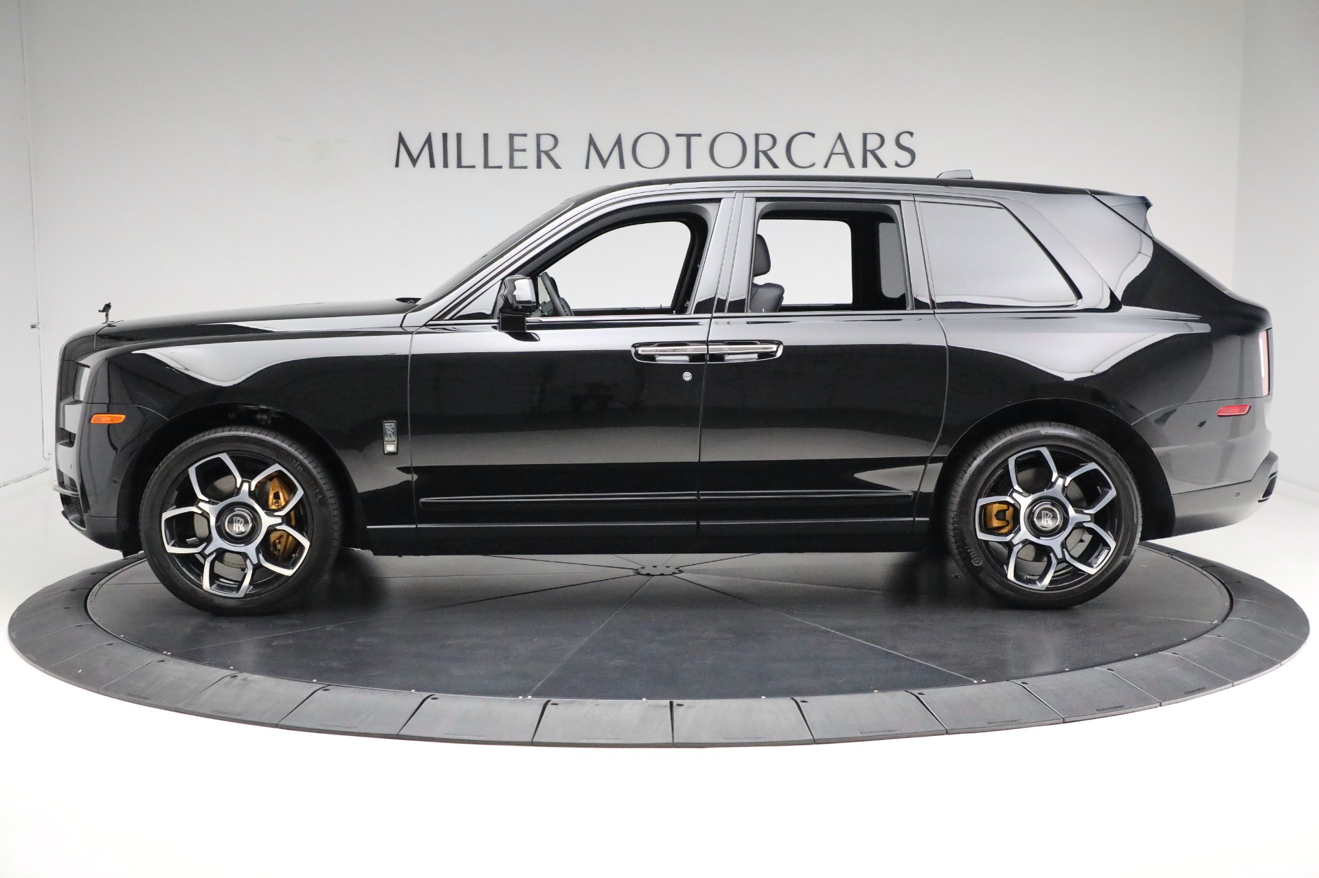 Used-2022-Rolls-Royce-Black-Badge-Cullinan