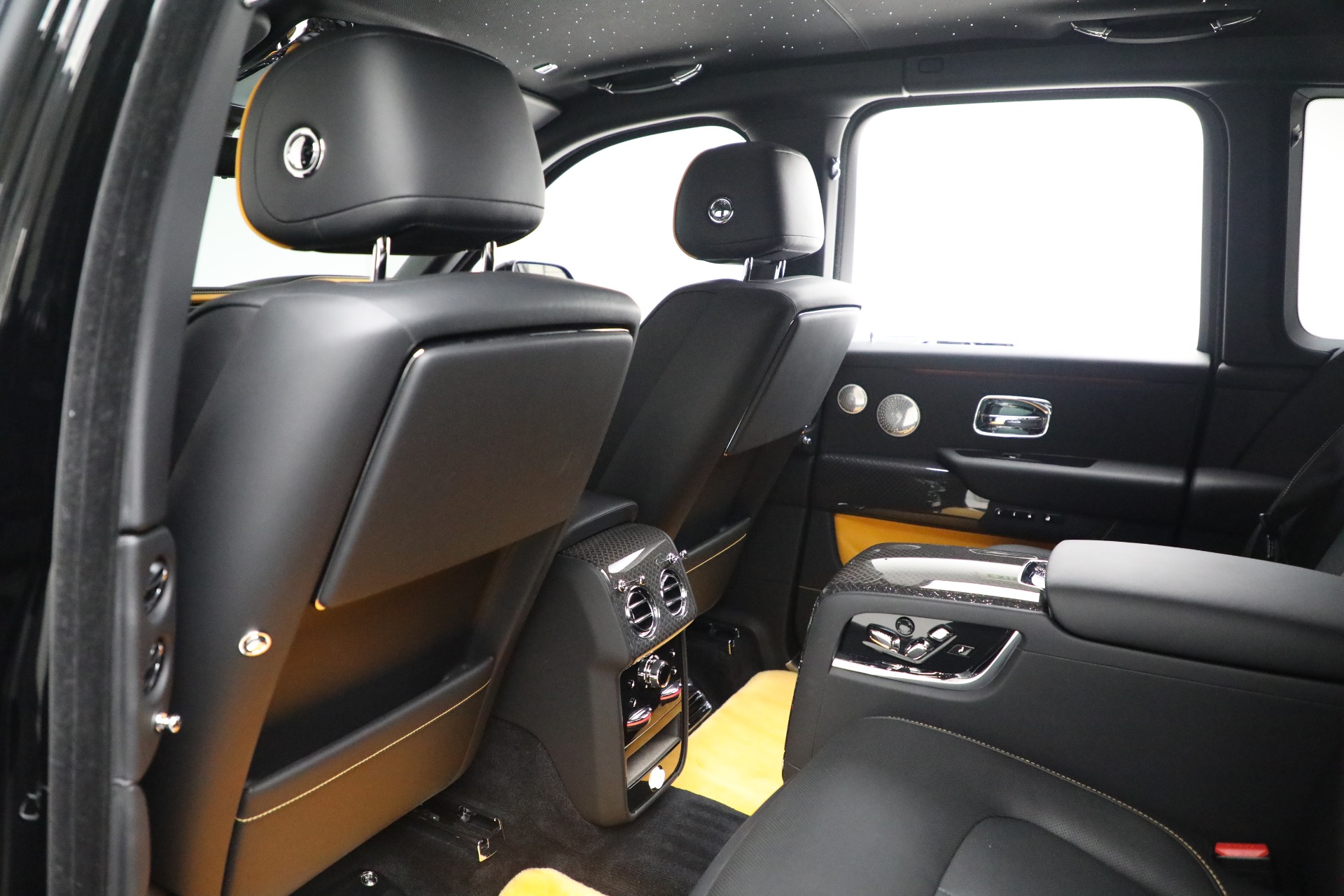 Used-2022-Rolls-Royce-Black-Badge-Cullinan