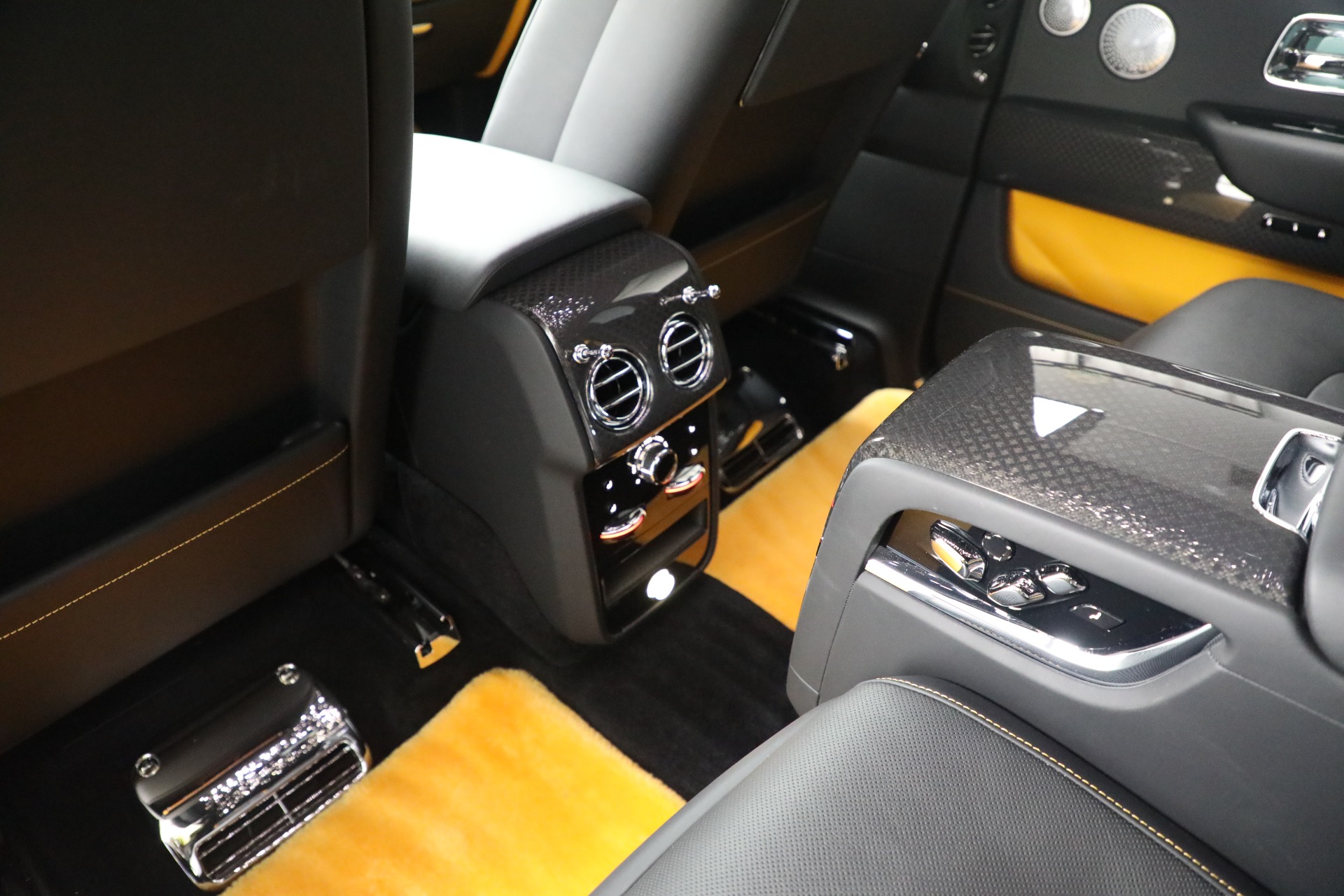 Used-2022-Rolls-Royce-Black-Badge-Cullinan