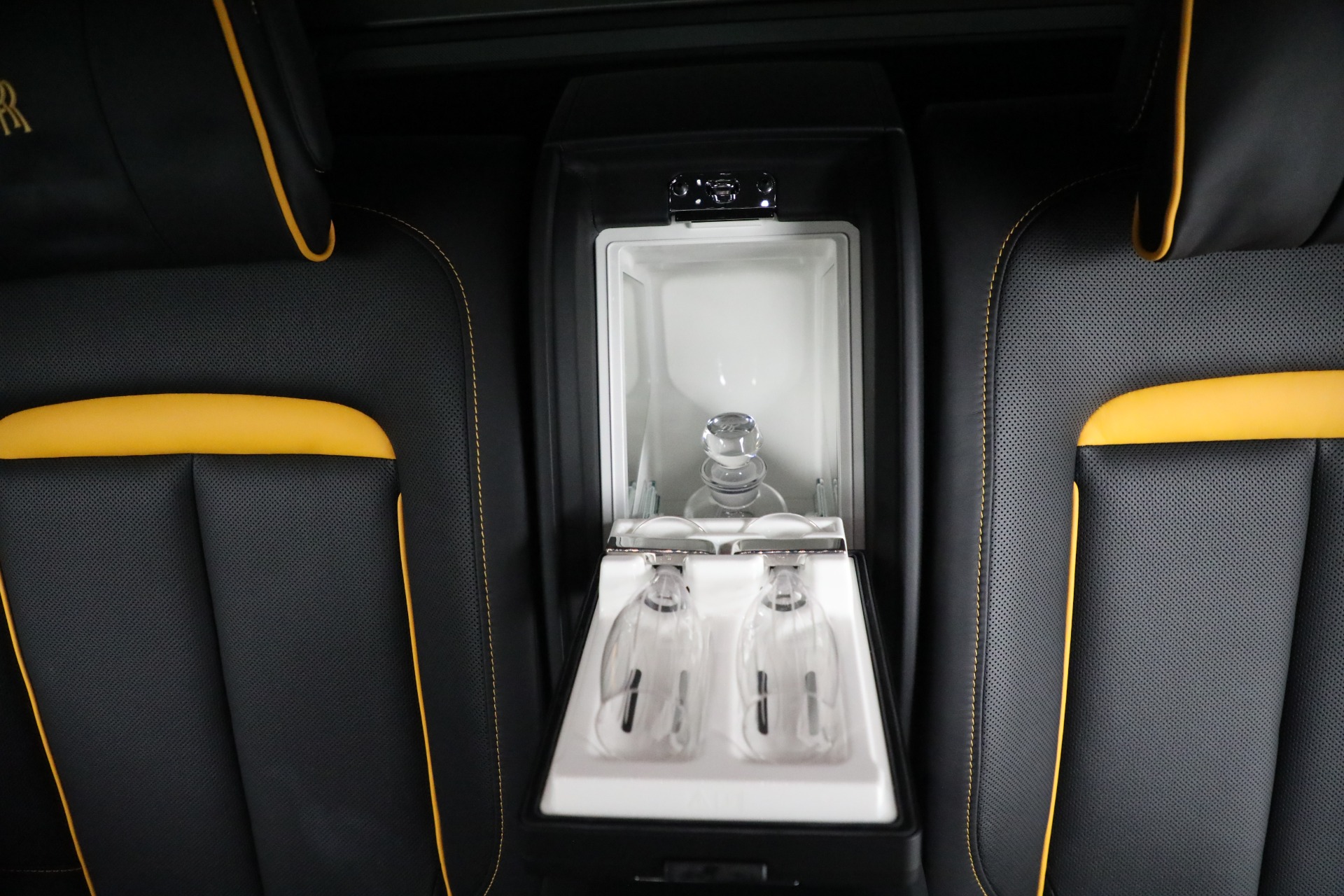 Used-2022-Rolls-Royce-Black-Badge-Cullinan