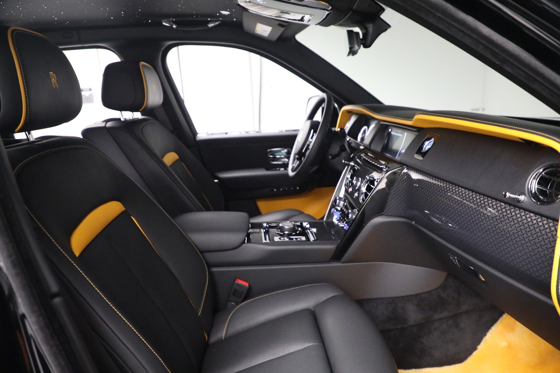 Used-2022-Rolls-Royce-Black-Badge-Cullinan