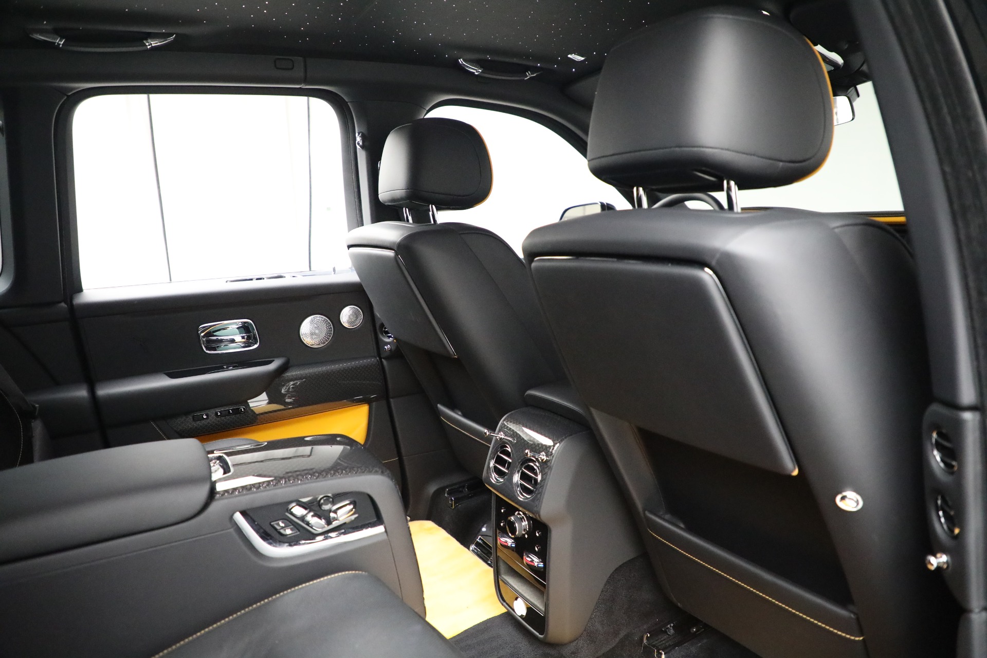 Used-2022-Rolls-Royce-Black-Badge-Cullinan