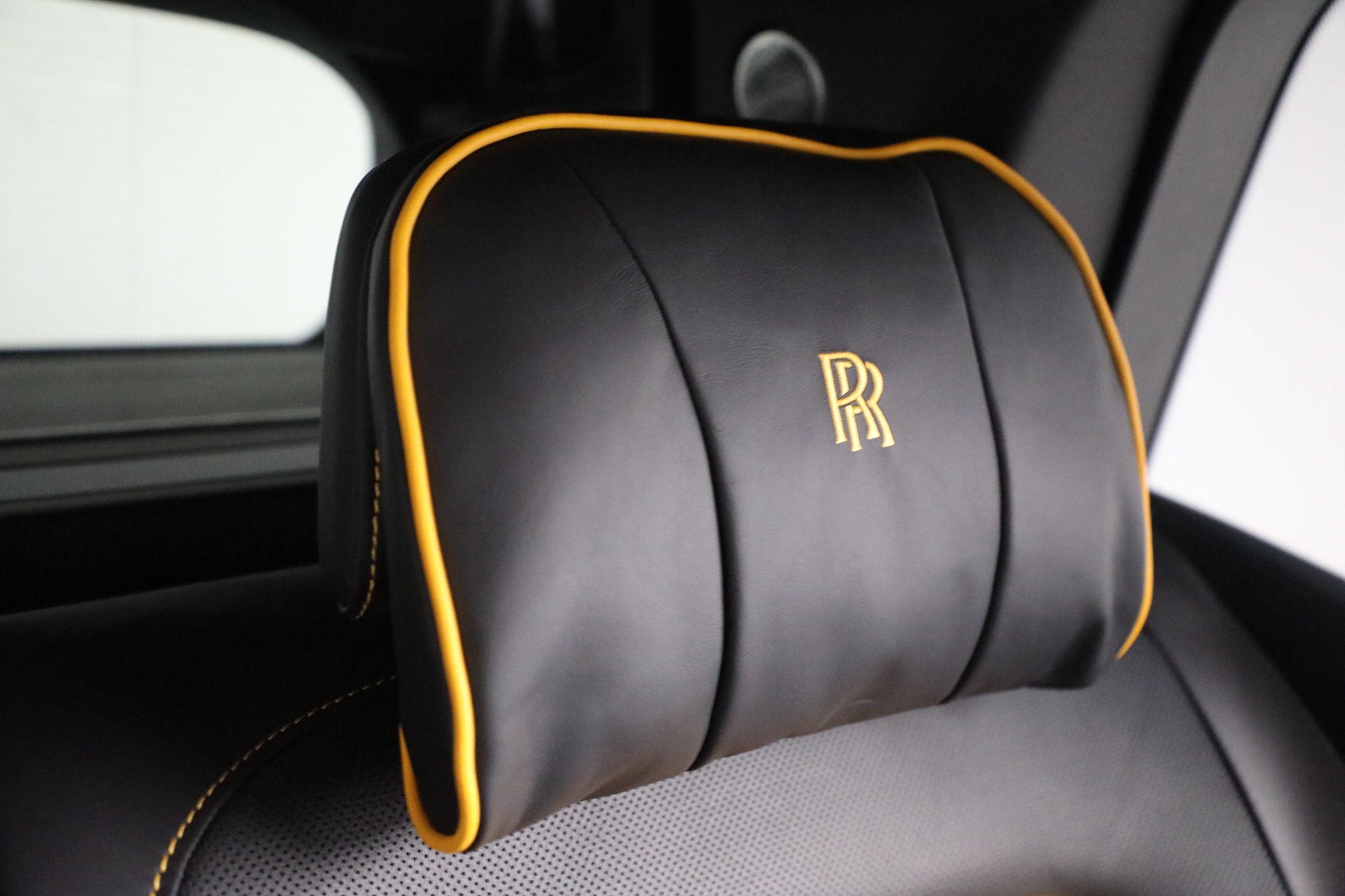 Used-2022-Rolls-Royce-Black-Badge-Cullinan