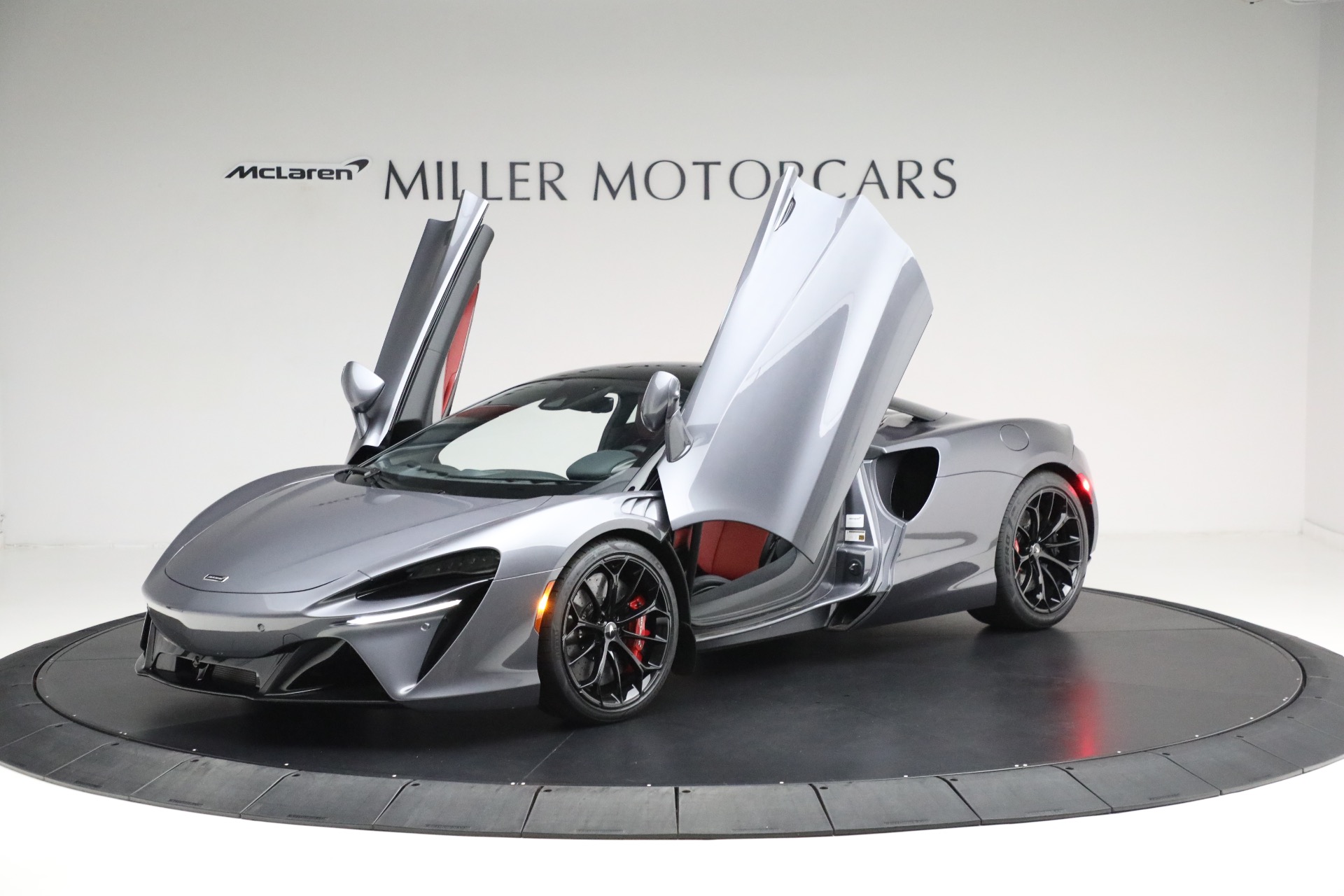 New-2024-McLaren-Artura-TechLux