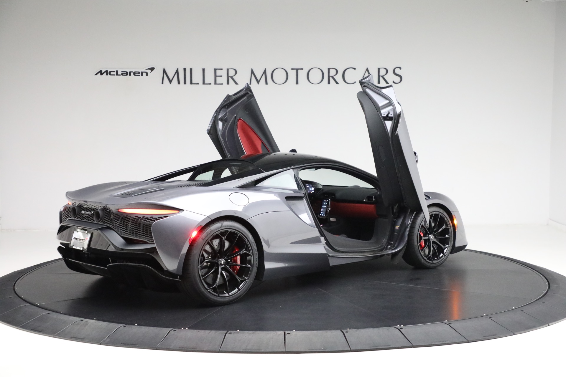 New-2024-McLaren-Artura-TechLux