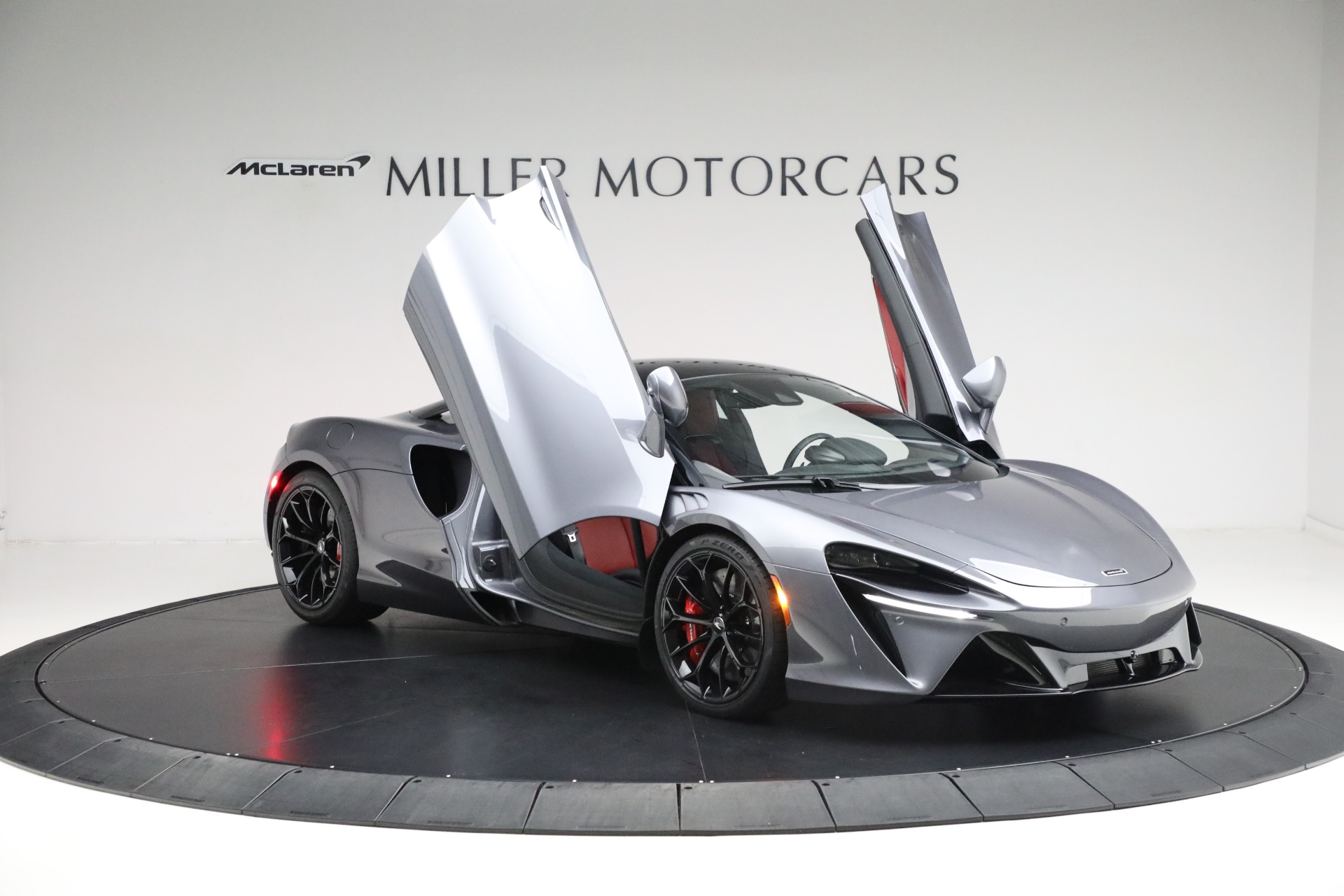 New-2024-McLaren-Artura-TechLux