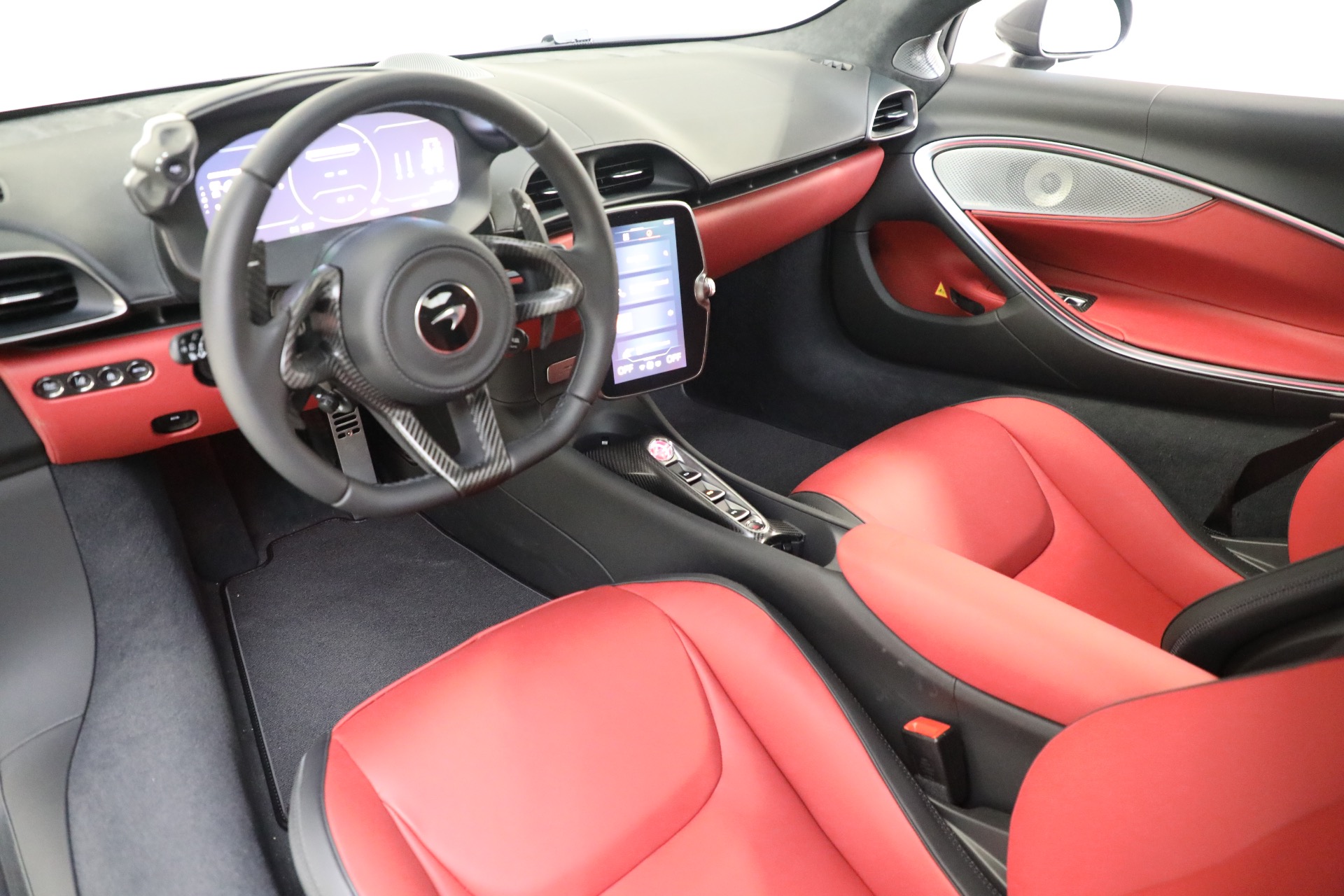 New-2024-McLaren-Artura-TechLux