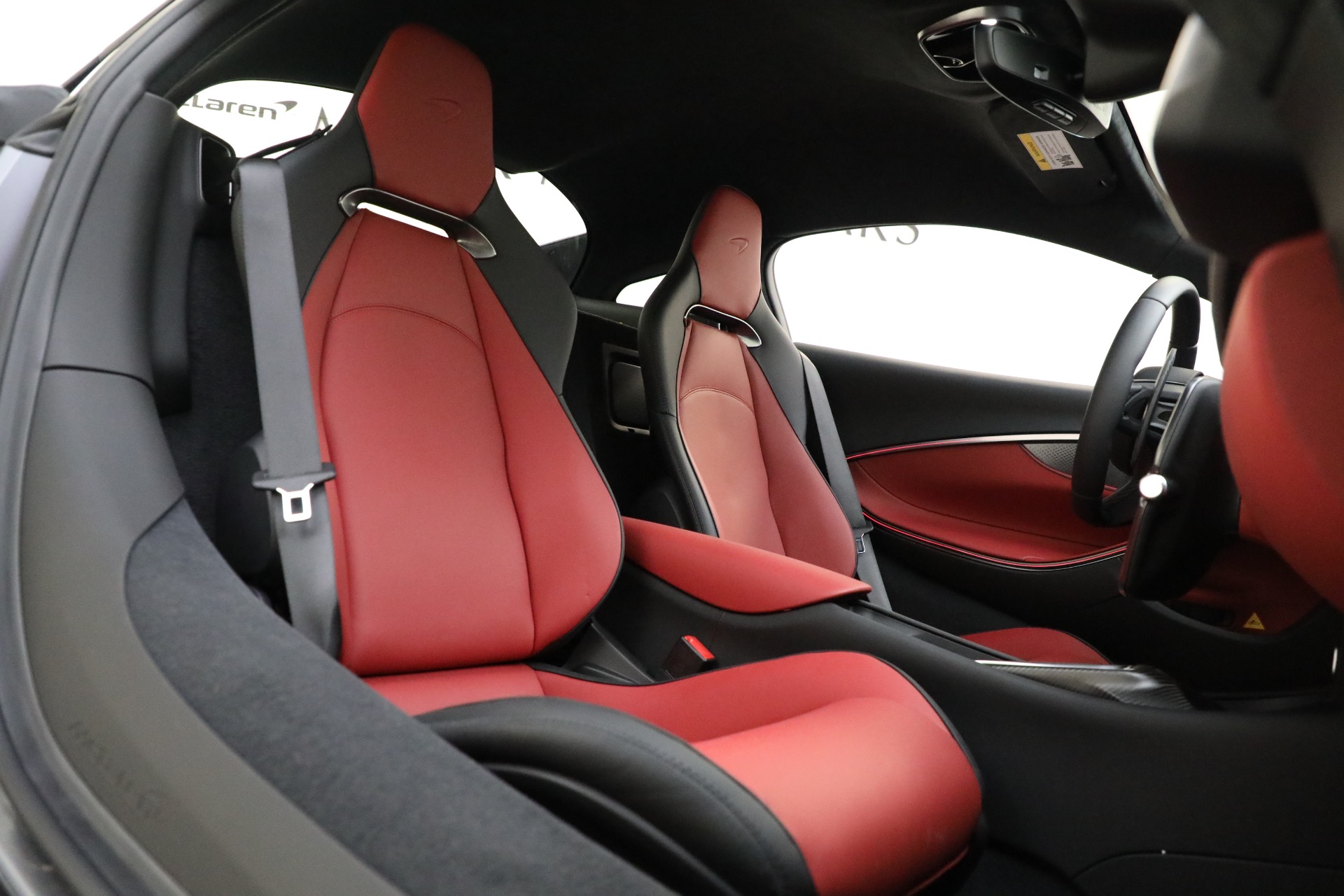 New-2024-McLaren-Artura-TechLux