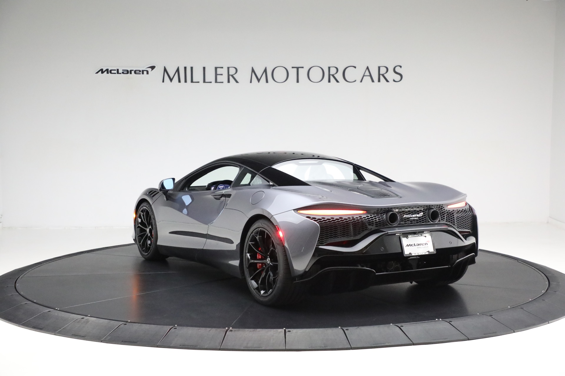 New-2024-McLaren-Artura-TechLux