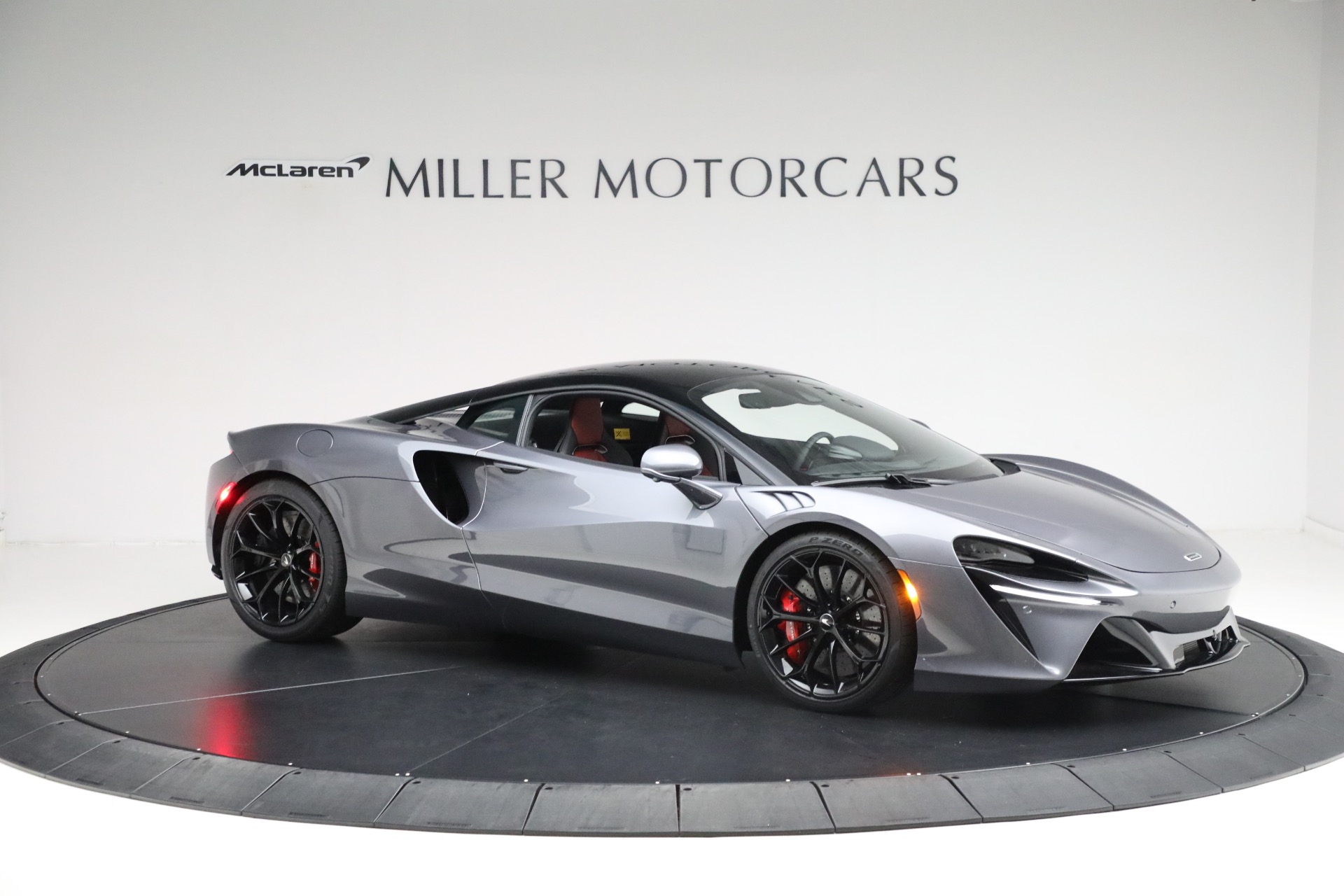 New-2024-McLaren-Artura-TechLux