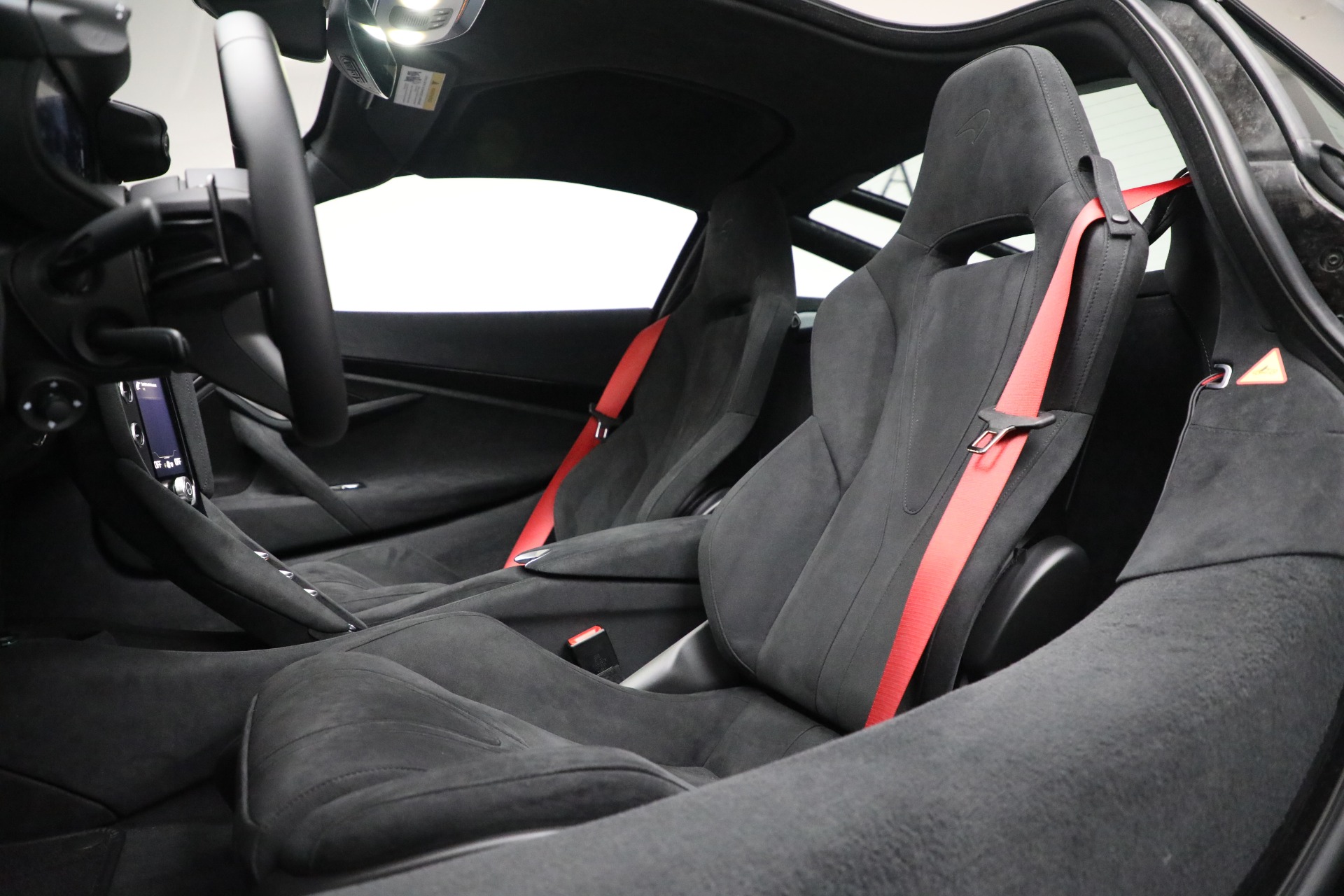 New-2024-McLaren-750S