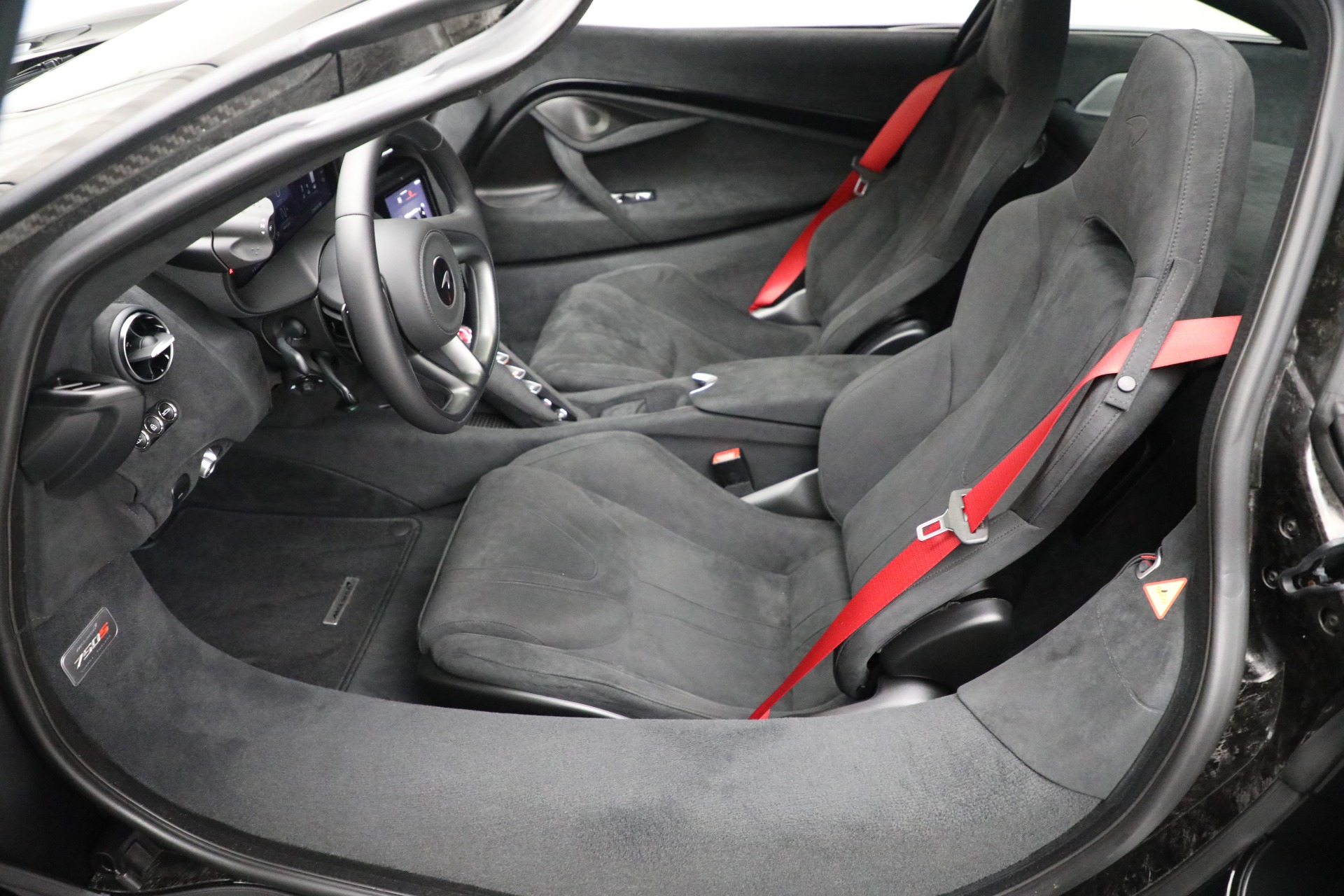 New-2024-McLaren-750S