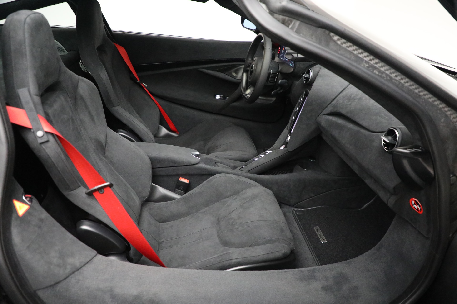 New-2024-McLaren-750S