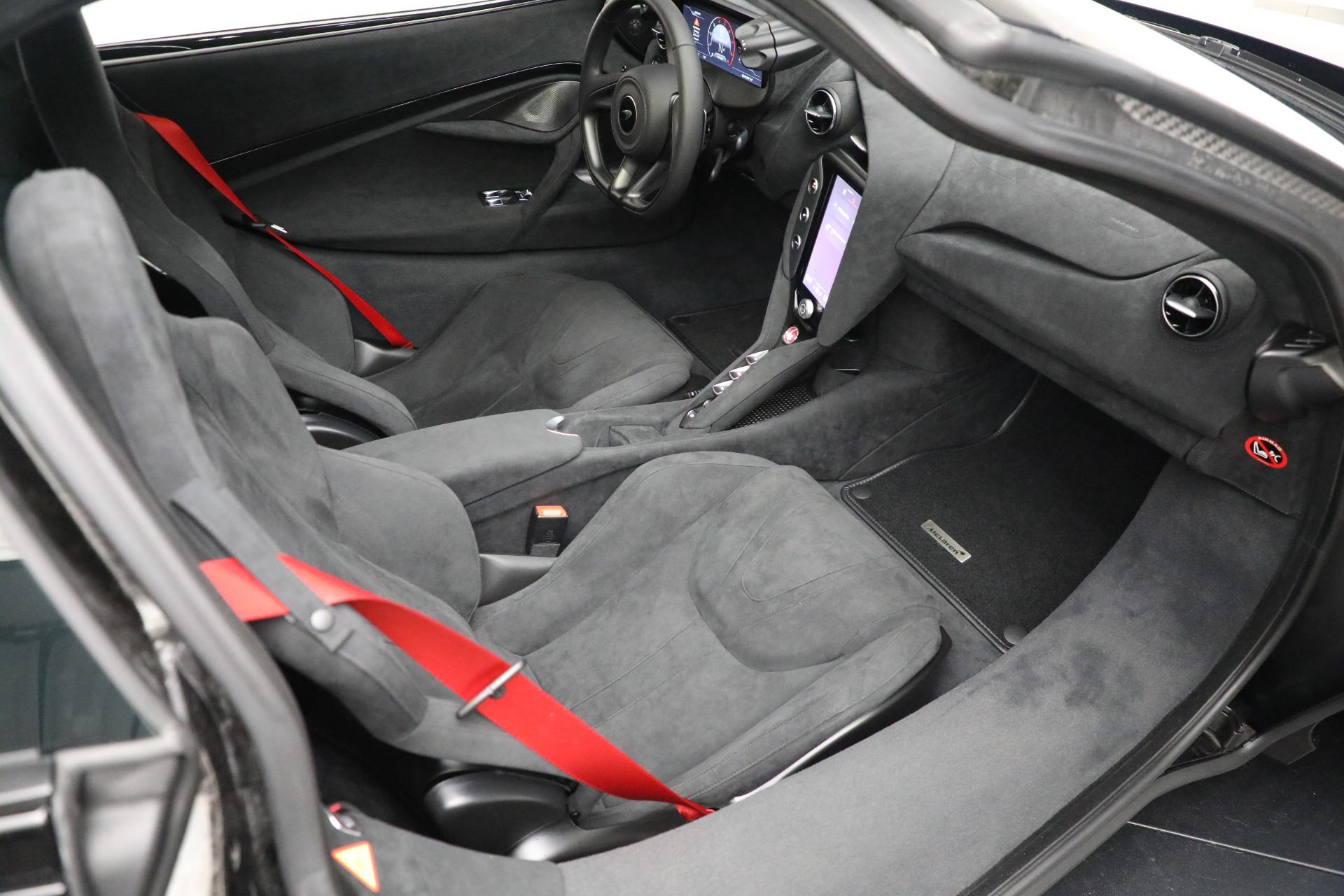 New-2024-McLaren-750S