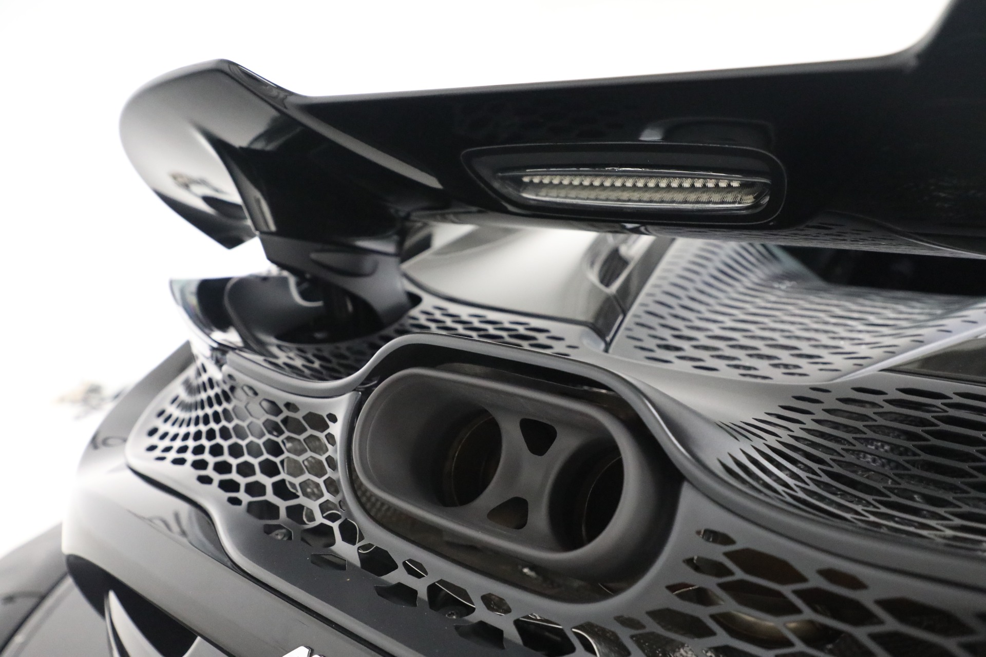 New-2024-McLaren-750S