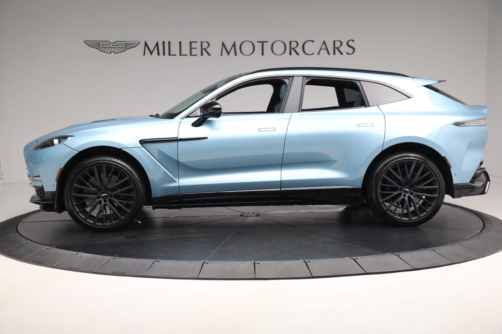 Used-2024-Aston-Martin-DBX-707