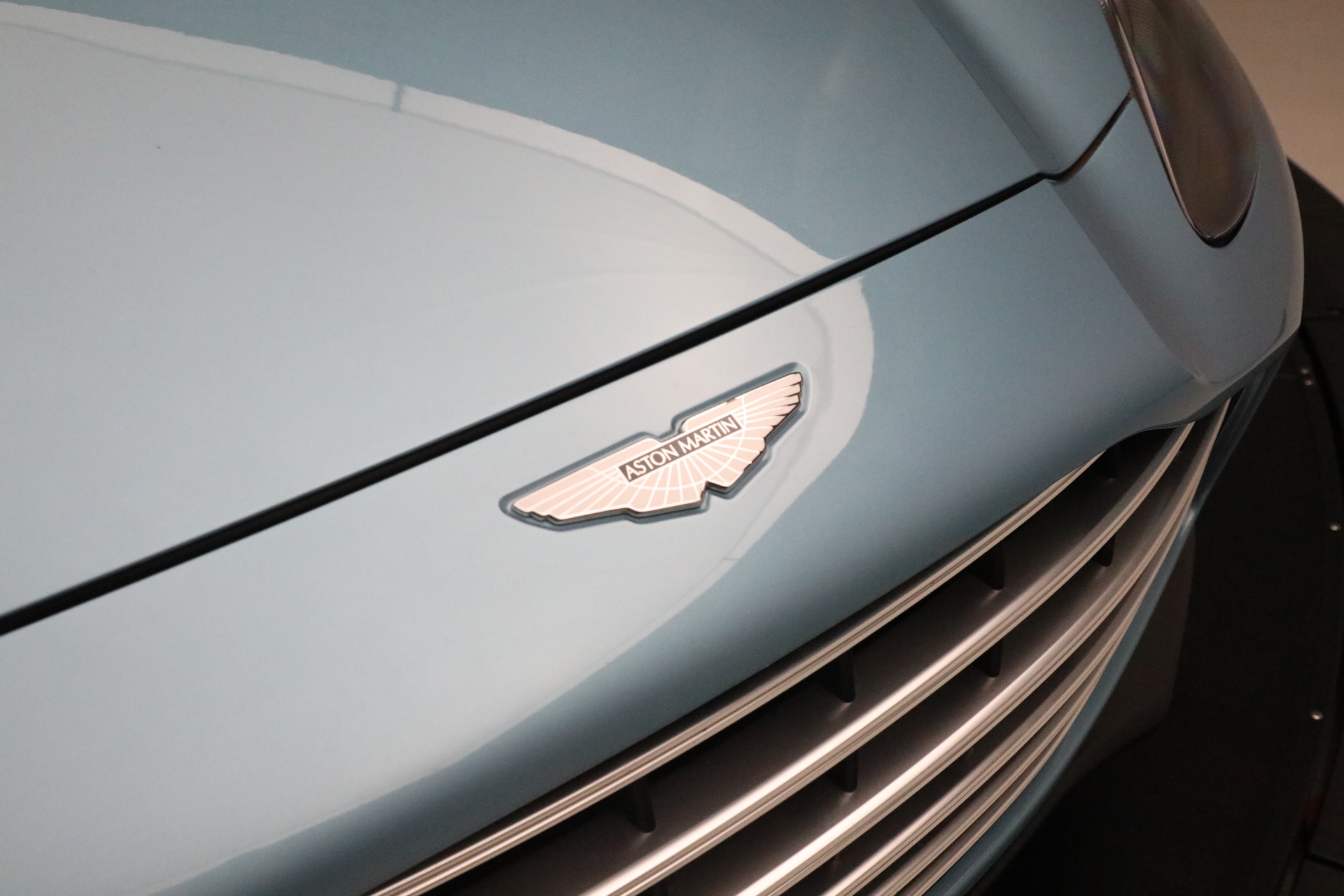 Used-2024-Aston-Martin-DBX-707