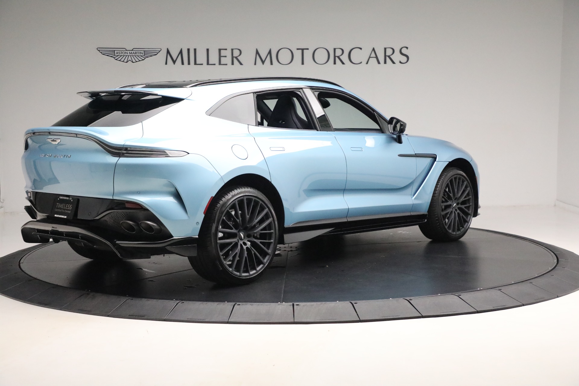 Used-2024-Aston-Martin-DBX-707