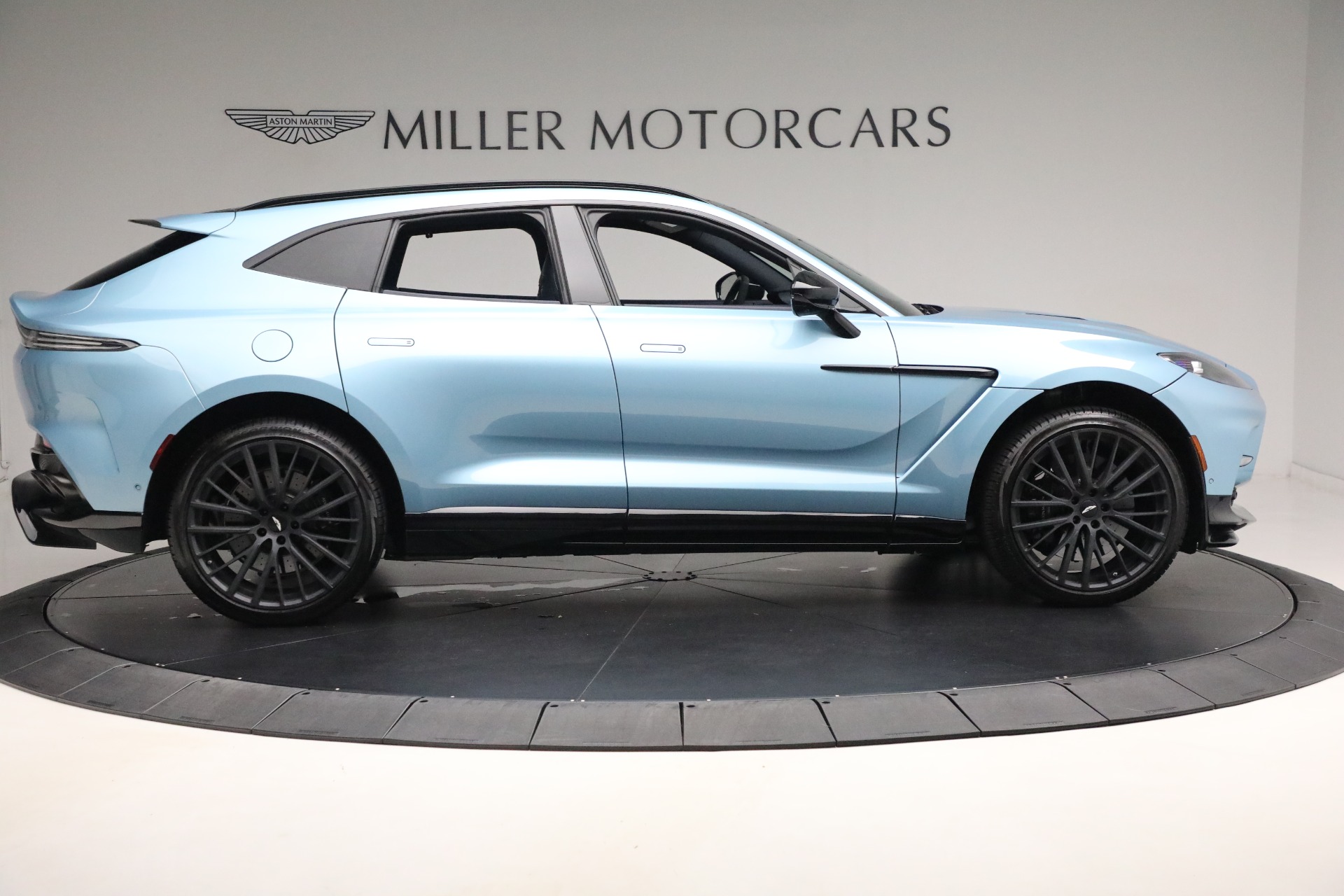 Used-2024-Aston-Martin-DBX-707