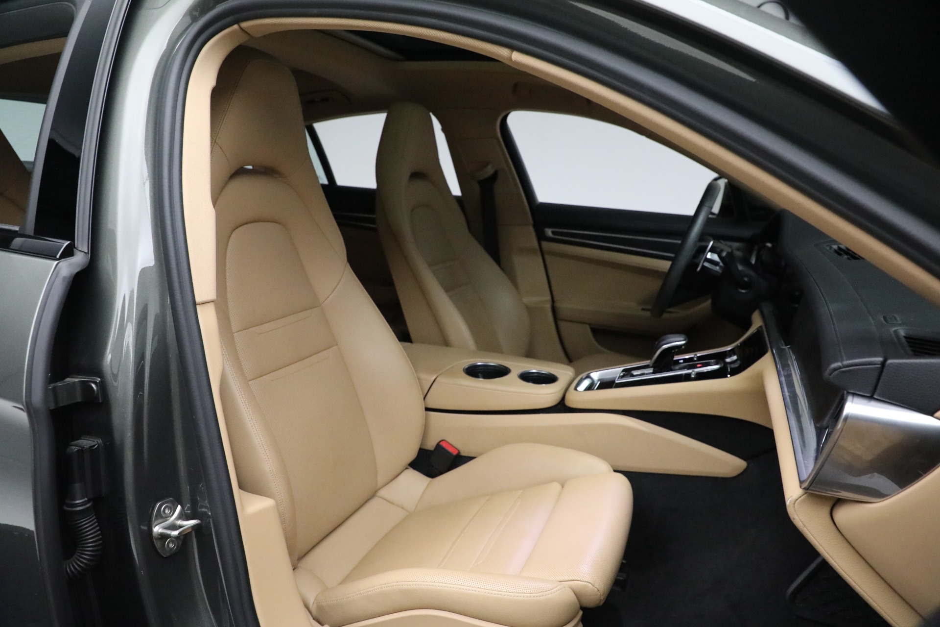 Used-2023-Porsche-Panamera-Platinum-Edition