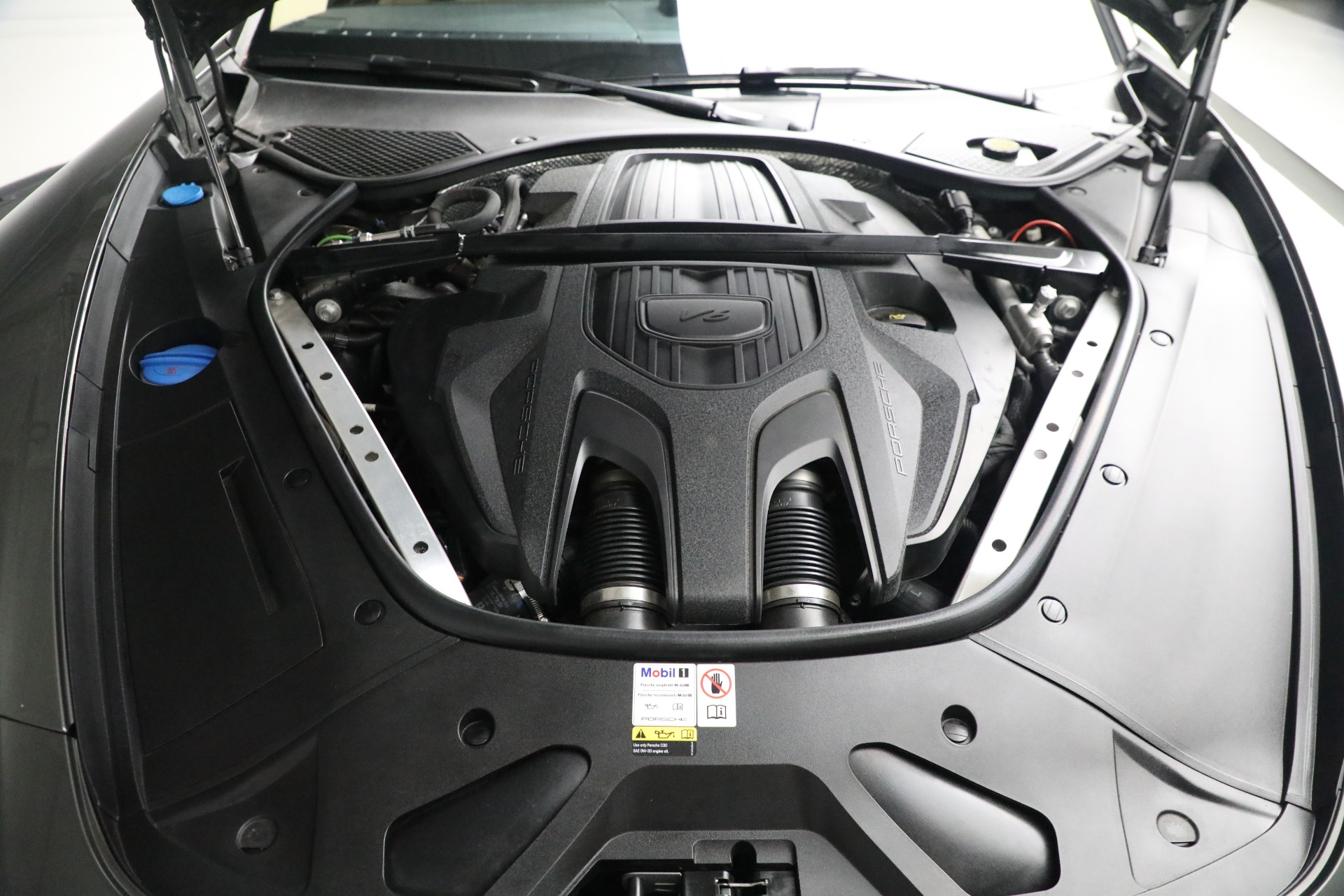 Used-2023-Porsche-Panamera-Platinum-Edition