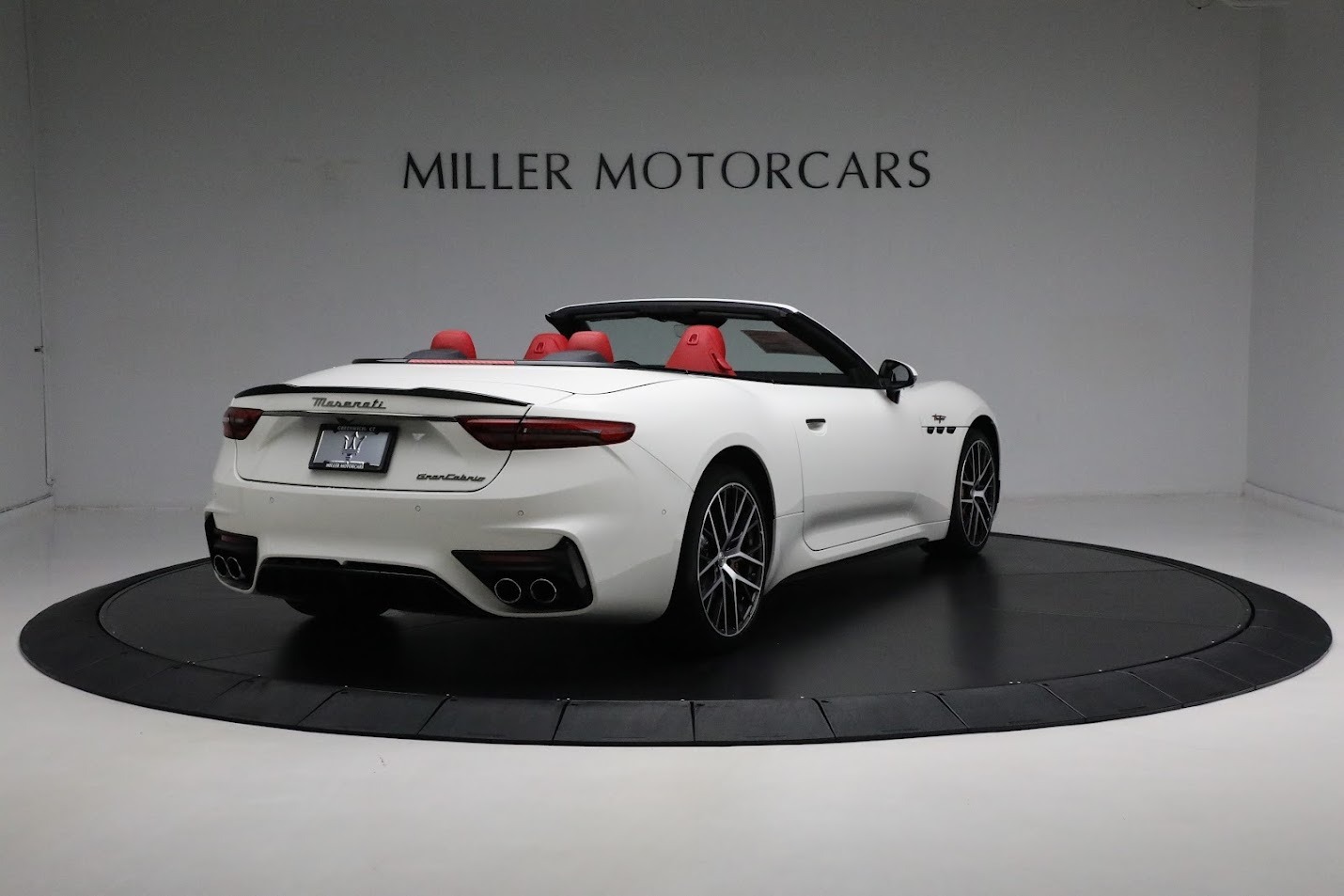 New-2024-Maserati-GranCabrio-Trofeo