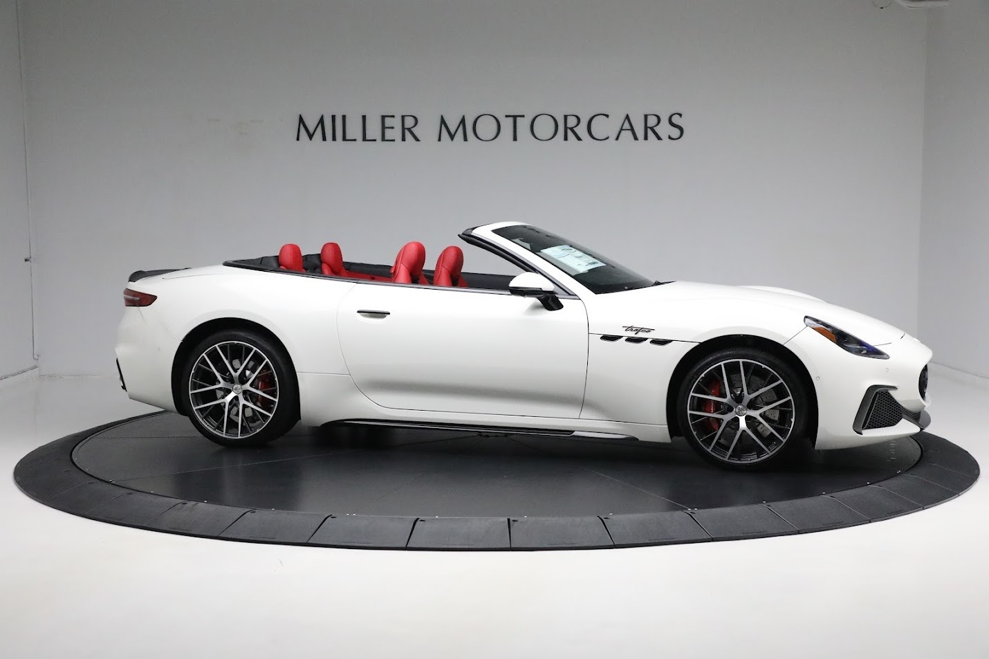 New-2024-Maserati-GranCabrio-Trofeo