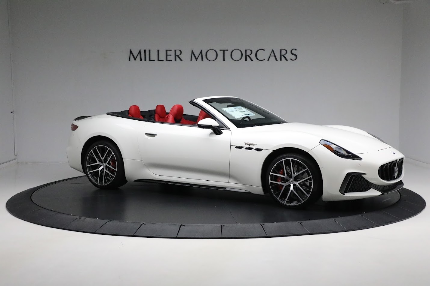 New-2024-Maserati-GranCabrio-Trofeo