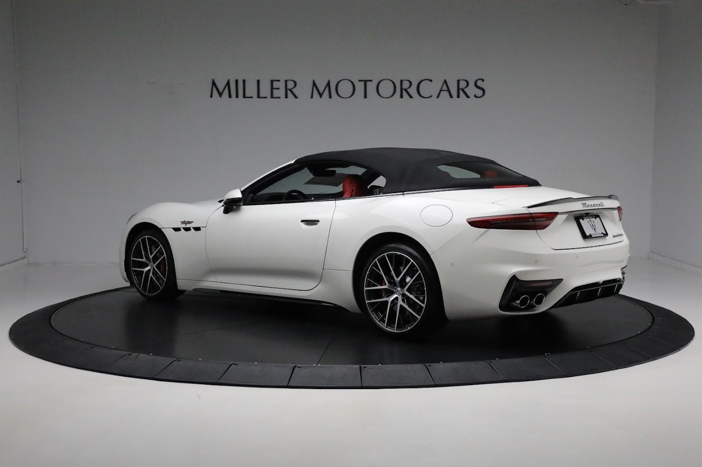 New-2024-Maserati-GranCabrio-Trofeo