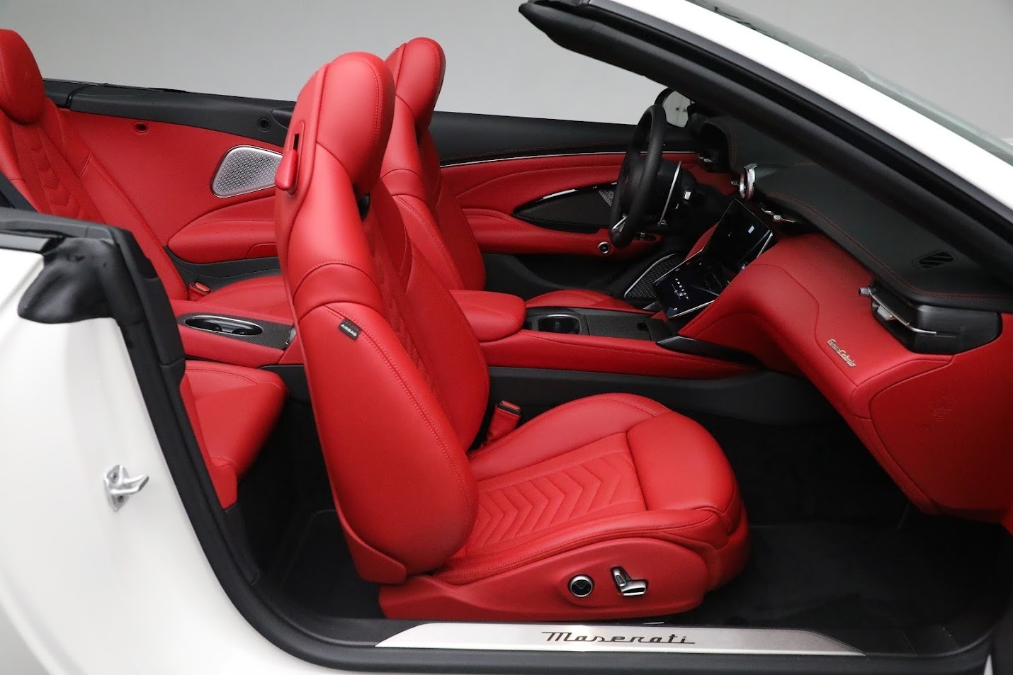 New-2024-Maserati-GranCabrio-Trofeo