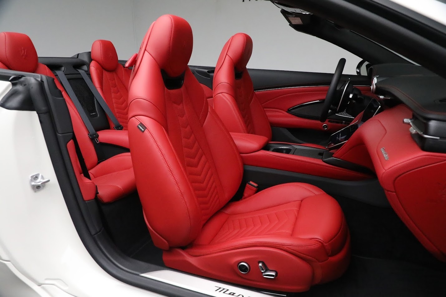 New-2024-Maserati-GranCabrio-Trofeo