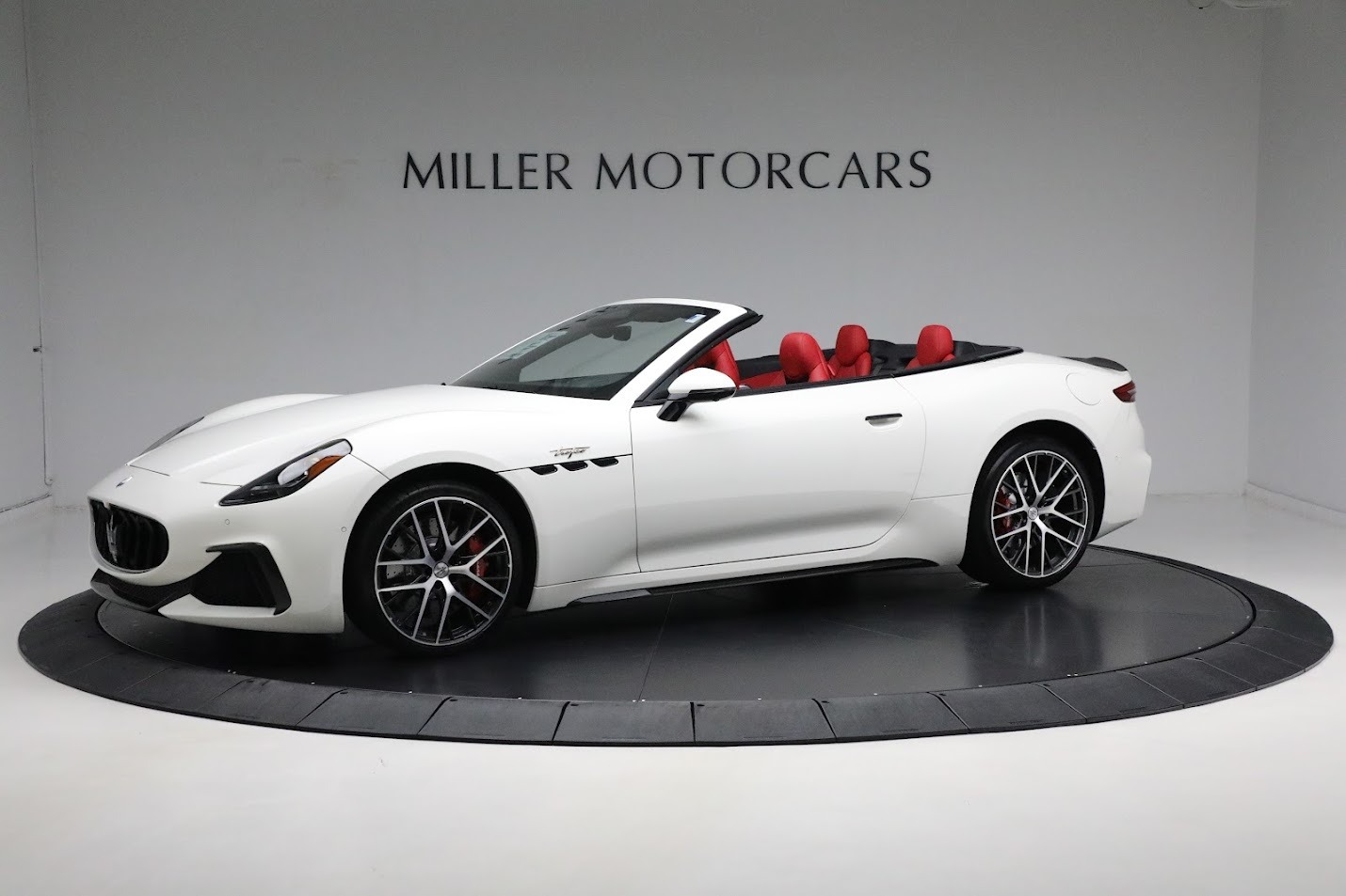 New-2024-Maserati-GranCabrio-Trofeo