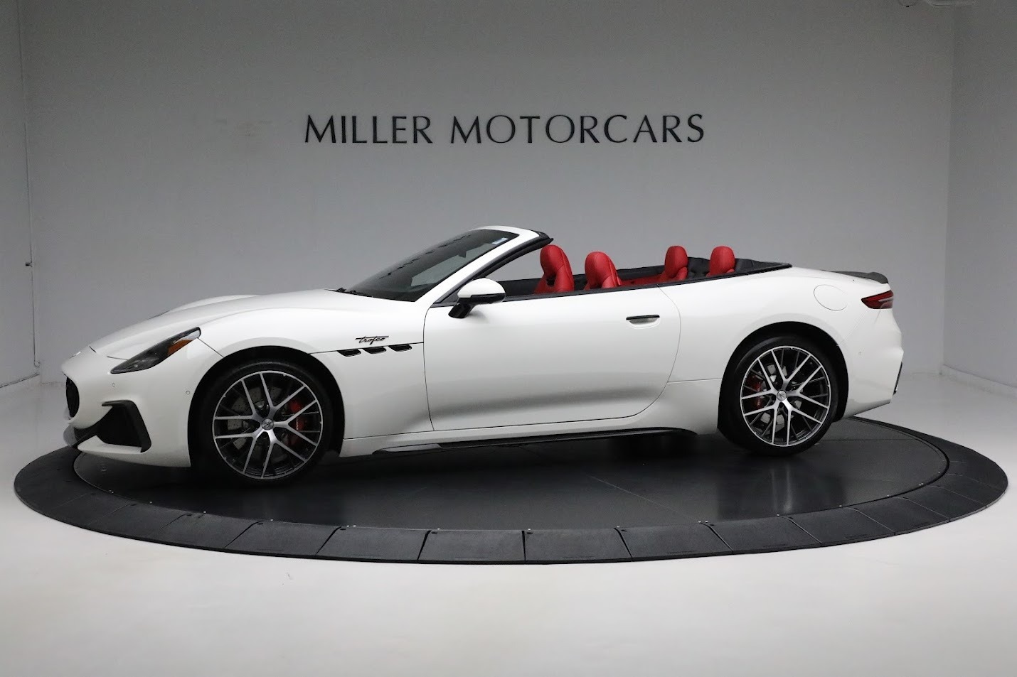 New-2024-Maserati-GranCabrio-Trofeo