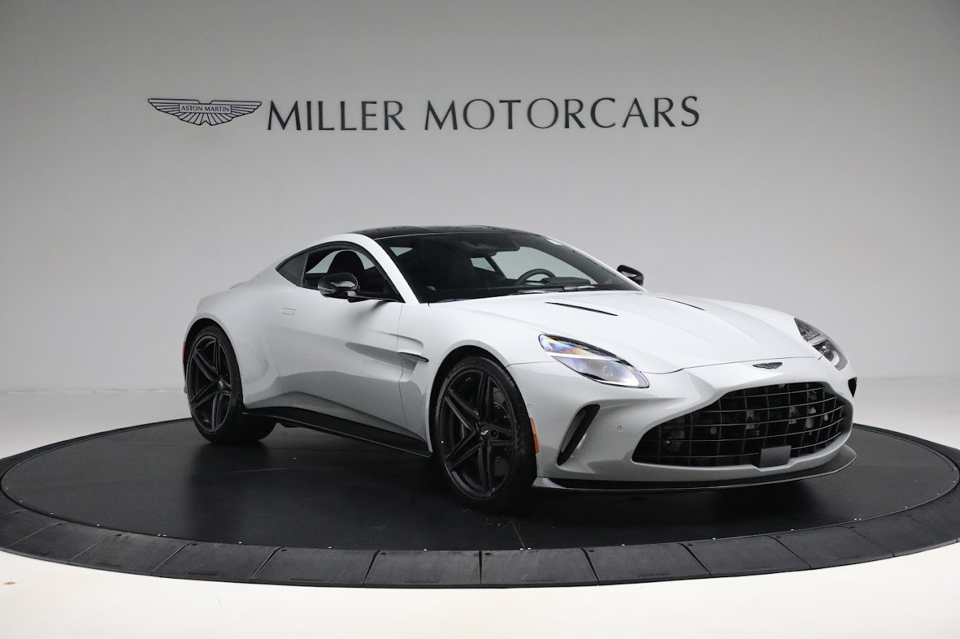 New-2025-Aston-Martin-Vantage